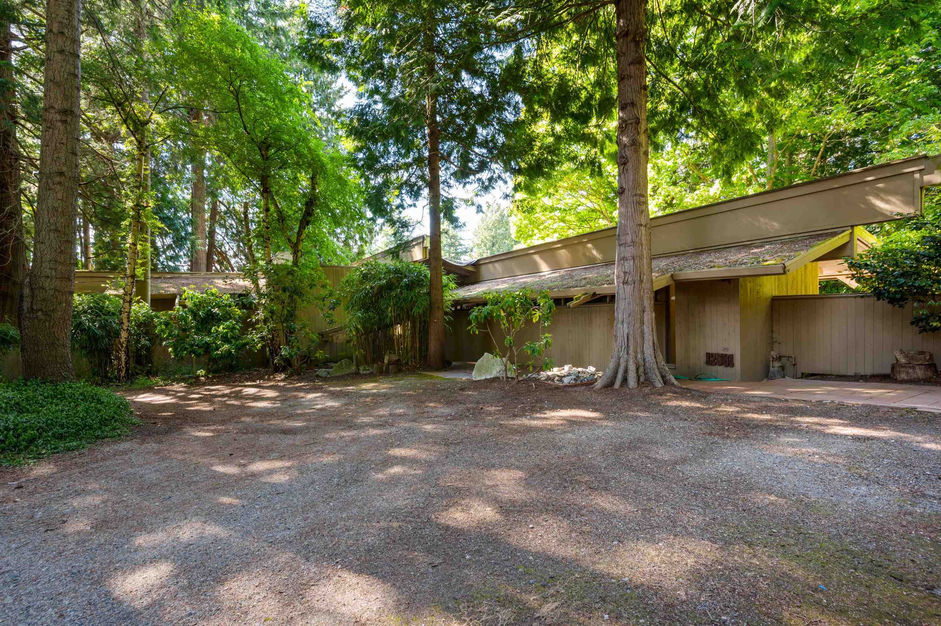 12581 16 AVENUE, Surrey, British Columbia, 4 Bedrooms Bedrooms, ,2 BathroomsBathrooms,Residential Detached,For Sale,R2800052