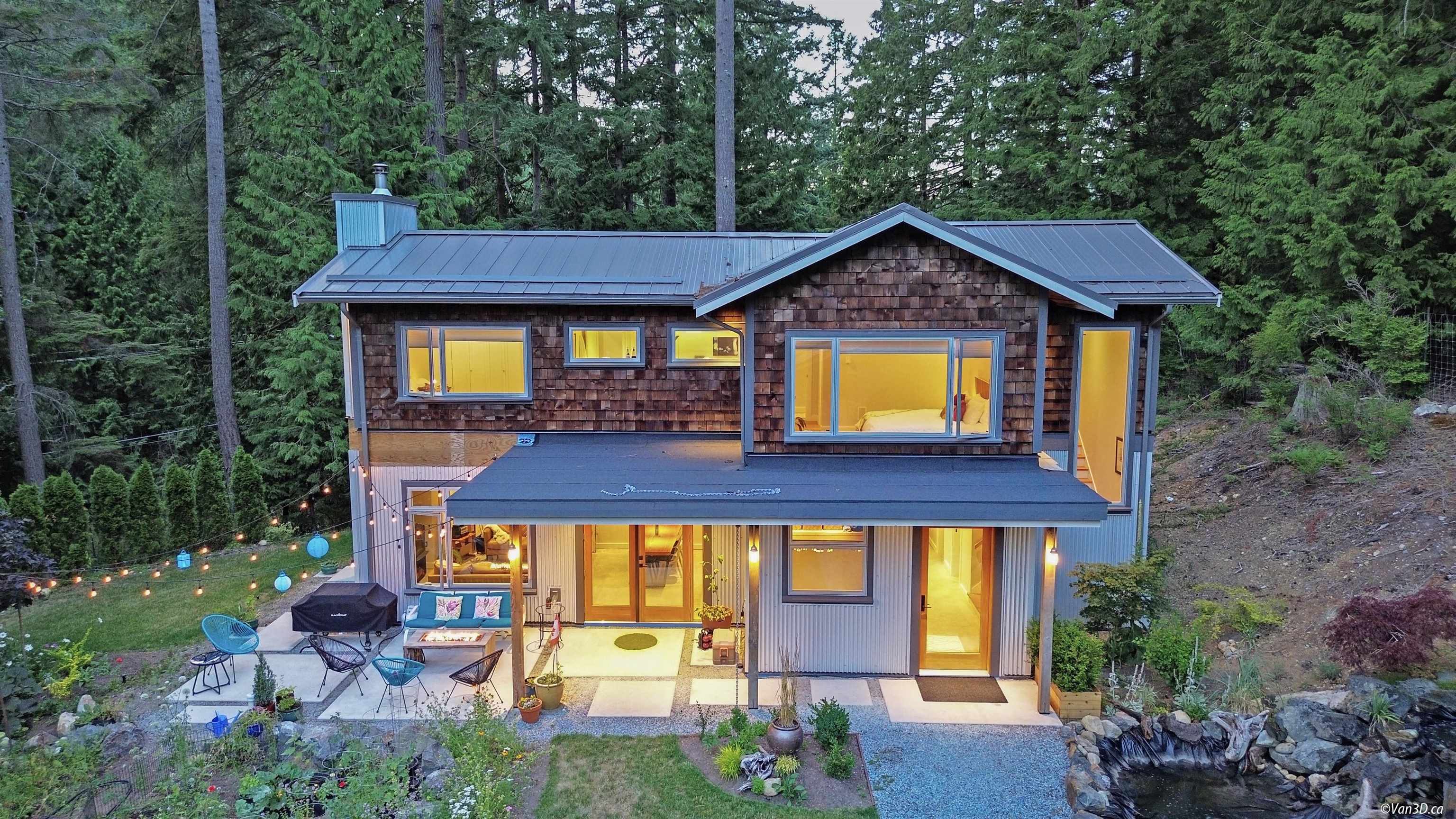 731 GRAFTON ROAD, Bowen Island, British Columbia House with Acreage, 3 Bedrooms, 3 Bathrooms, Residential Detached,For Sale, MLS-R2800432, Richmond Condo for Sale