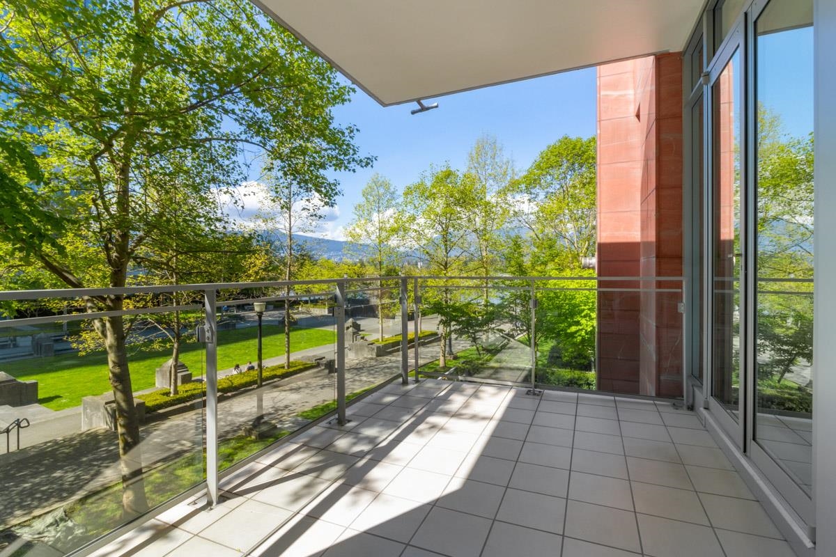 1181 WCORDOVA STREET, Vancouver, British Columbia Townhouse, 2 Bedrooms, 3 Bathrooms, Residential Attached,For Sale, MLS-R2800449