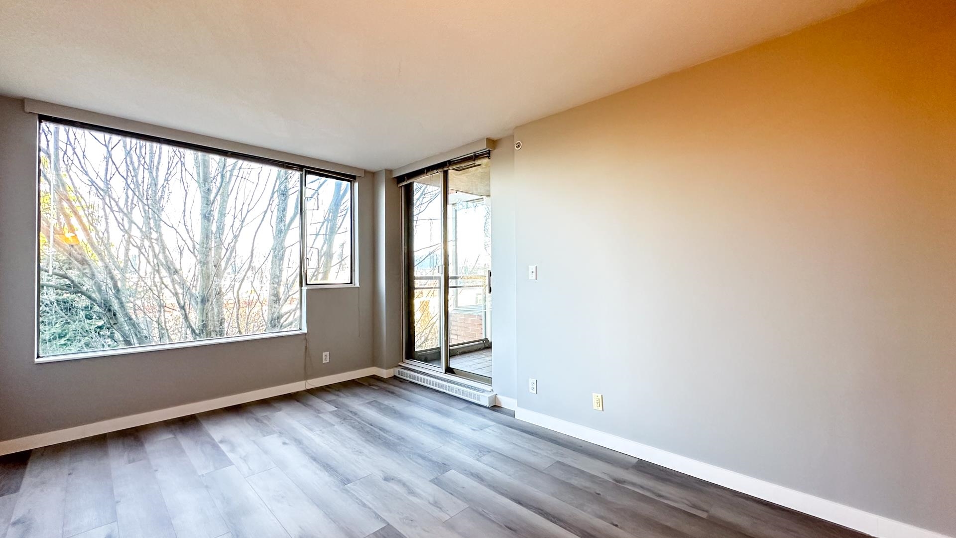 302-2438 HEATHER STREET, Vancouver, British Columbia Apartment/Condo, 2 Bedrooms, 2 Bathrooms, Residential Attached,For Sale, MLS-R2800508, Richmond Condo for Sale