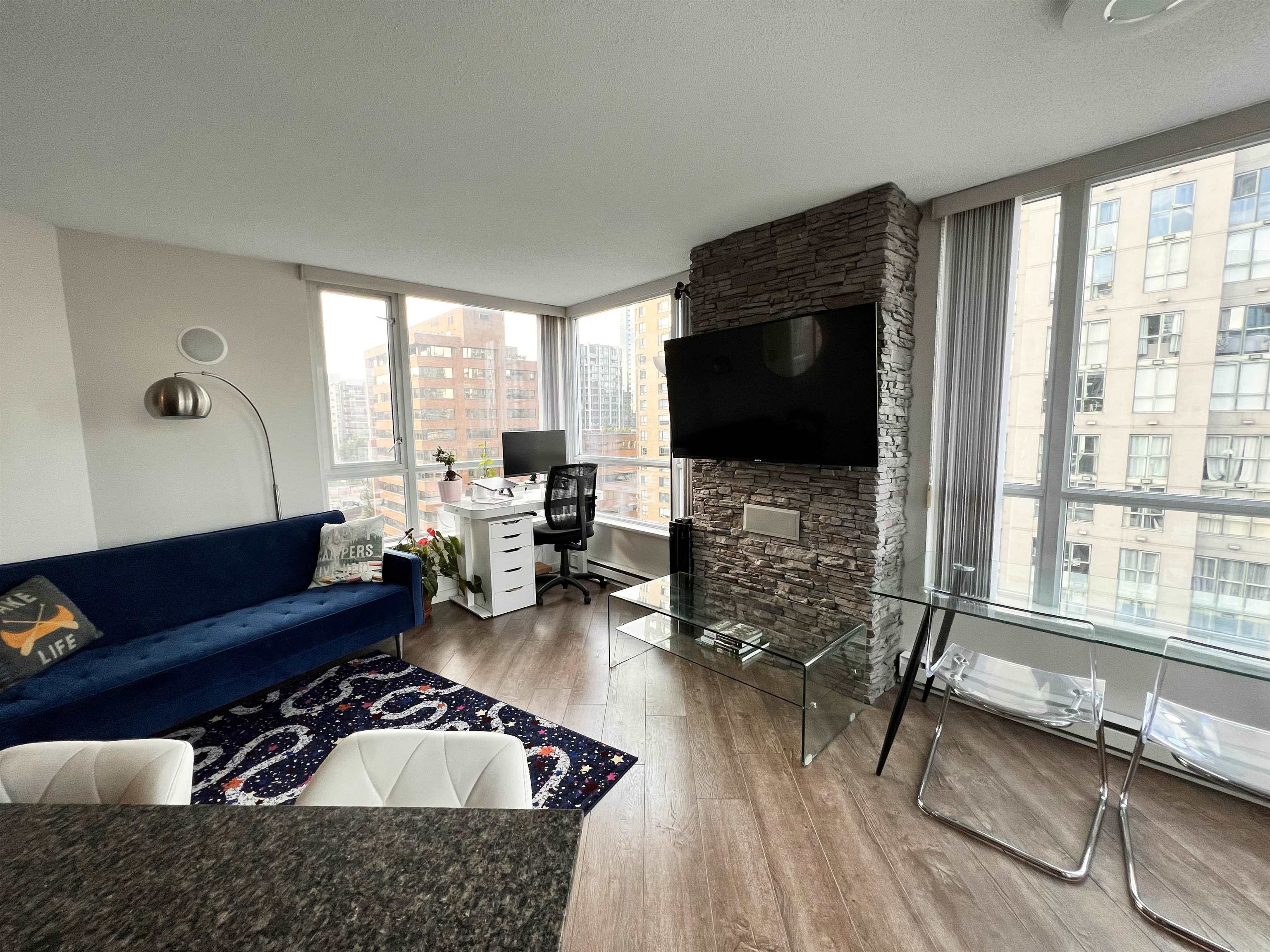 1402-1212 HOWE STREET, Vancouver, British Columbia Apartment/Condo, 1 Bedroom, 1 Bathroom, Residential Attached,For Sale, MLS-R2800568