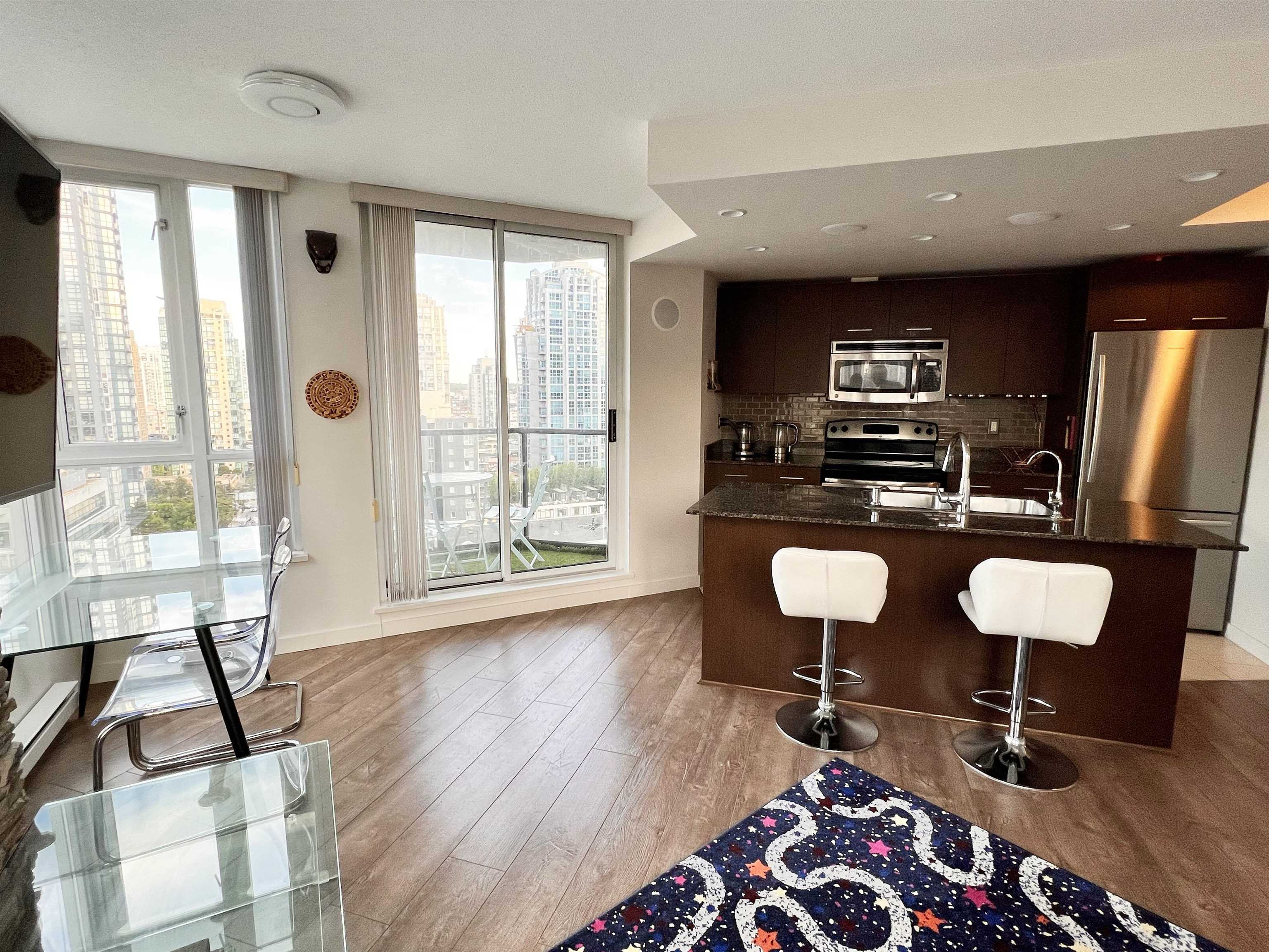 1402-1212 HOWE STREET, Vancouver, British Columbia Apartment/Condo, 1 Bedroom, 1 Bathroom, Residential Attached,For Sale, MLS-R2800568