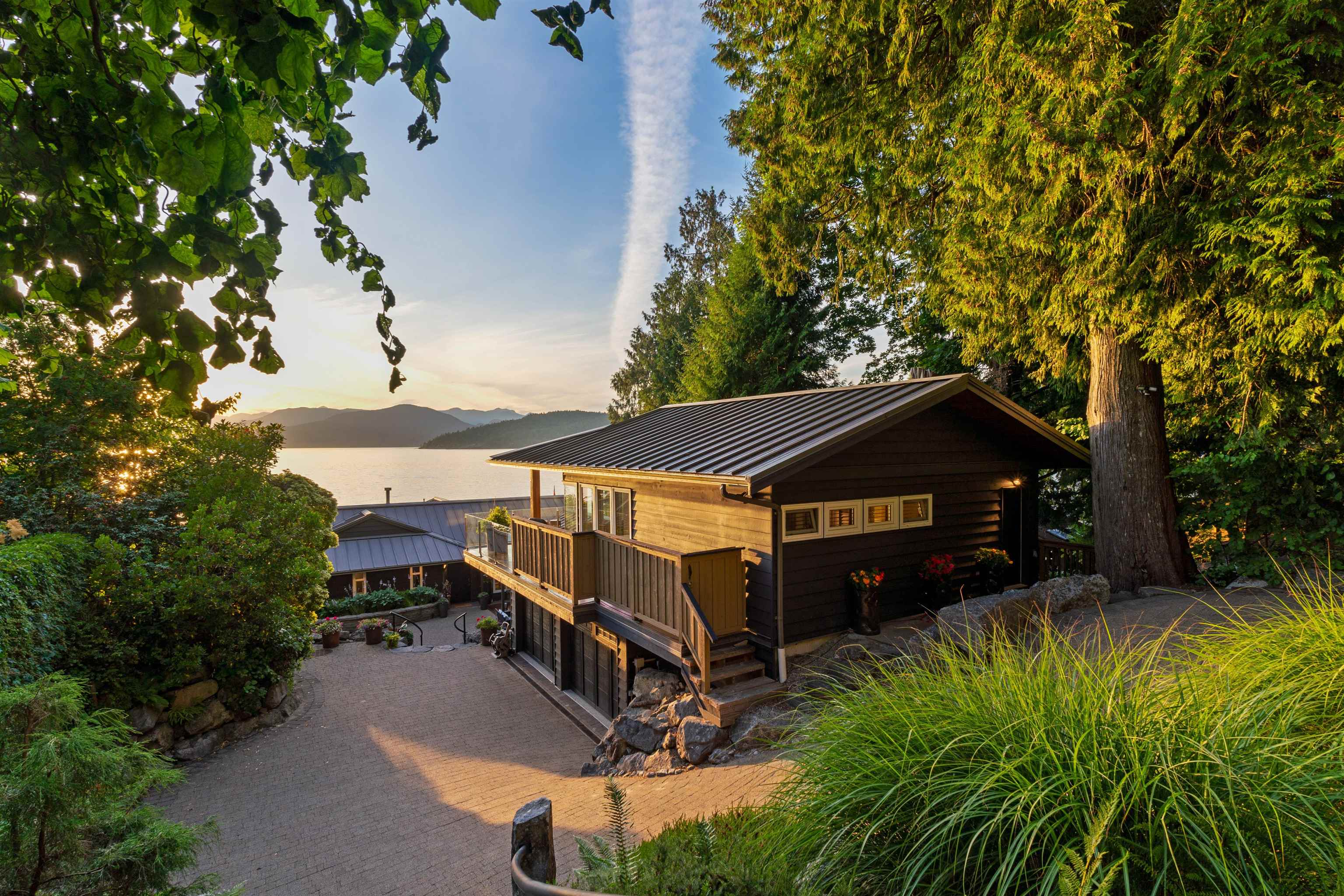 8735 LAWRENCE WAY, West Vancouver, British Columbia V7W 2T7 House/Single Family, 3 Bedrooms, 5 Bathrooms, Residential Detached,For Sale, MLS-R2800796
