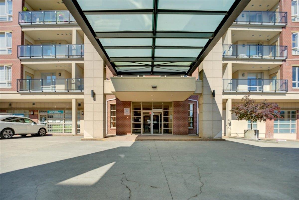 512-14333 104 AVENUE, Surrey, British Columbia V3T 0E1 Apartment/Condo, 3 Bedrooms, 2 Bathrooms, Residential Attached,For Sale, MLS-R2801031