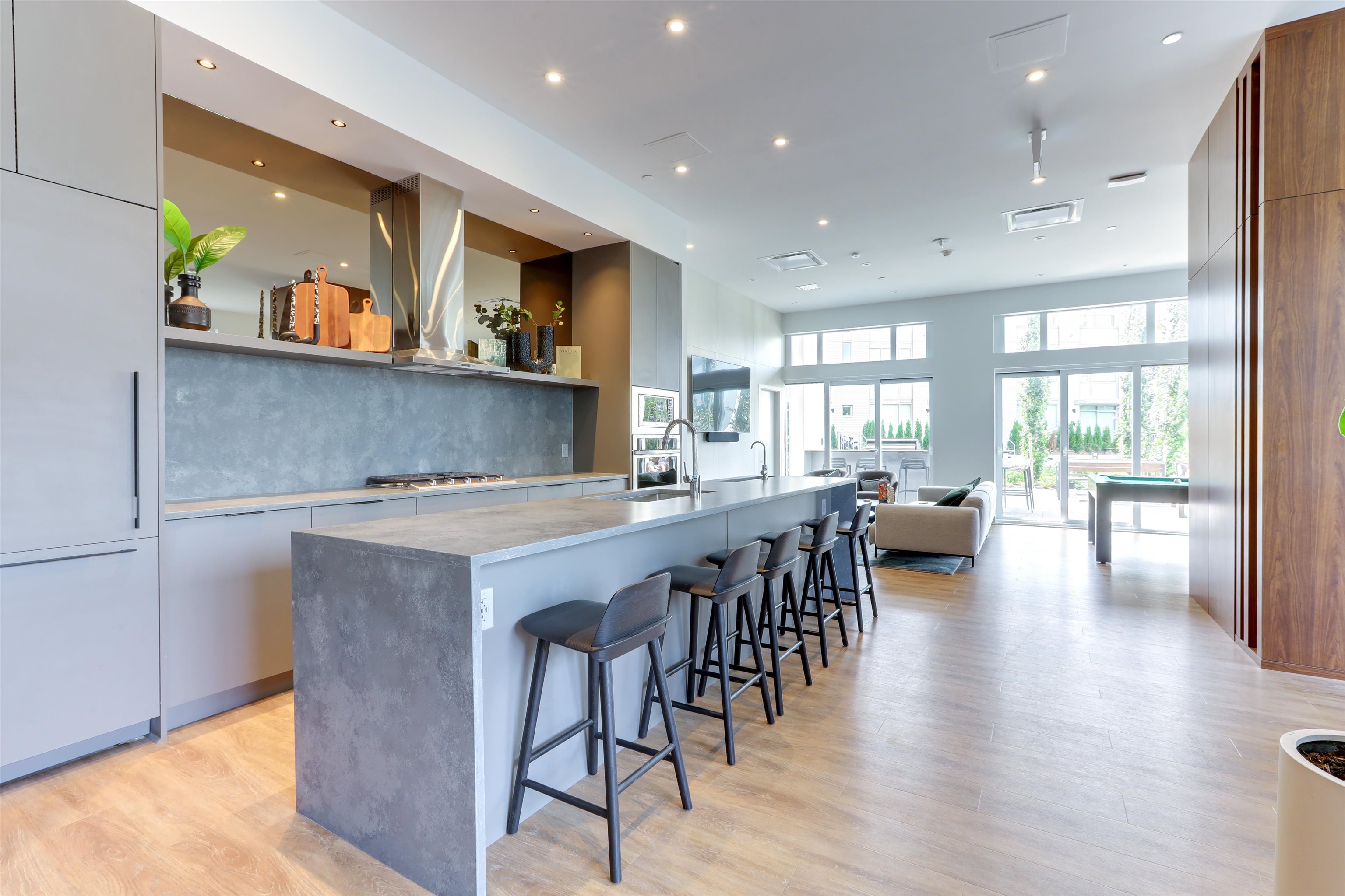 2006-13359 OLD YALE ROAD, Surrey, British Columbia V3T 0S4 Apartment/Condo, 1 Bedroom, 1 Bathroom, Residential Attached,For Sale, MLS-R2801242