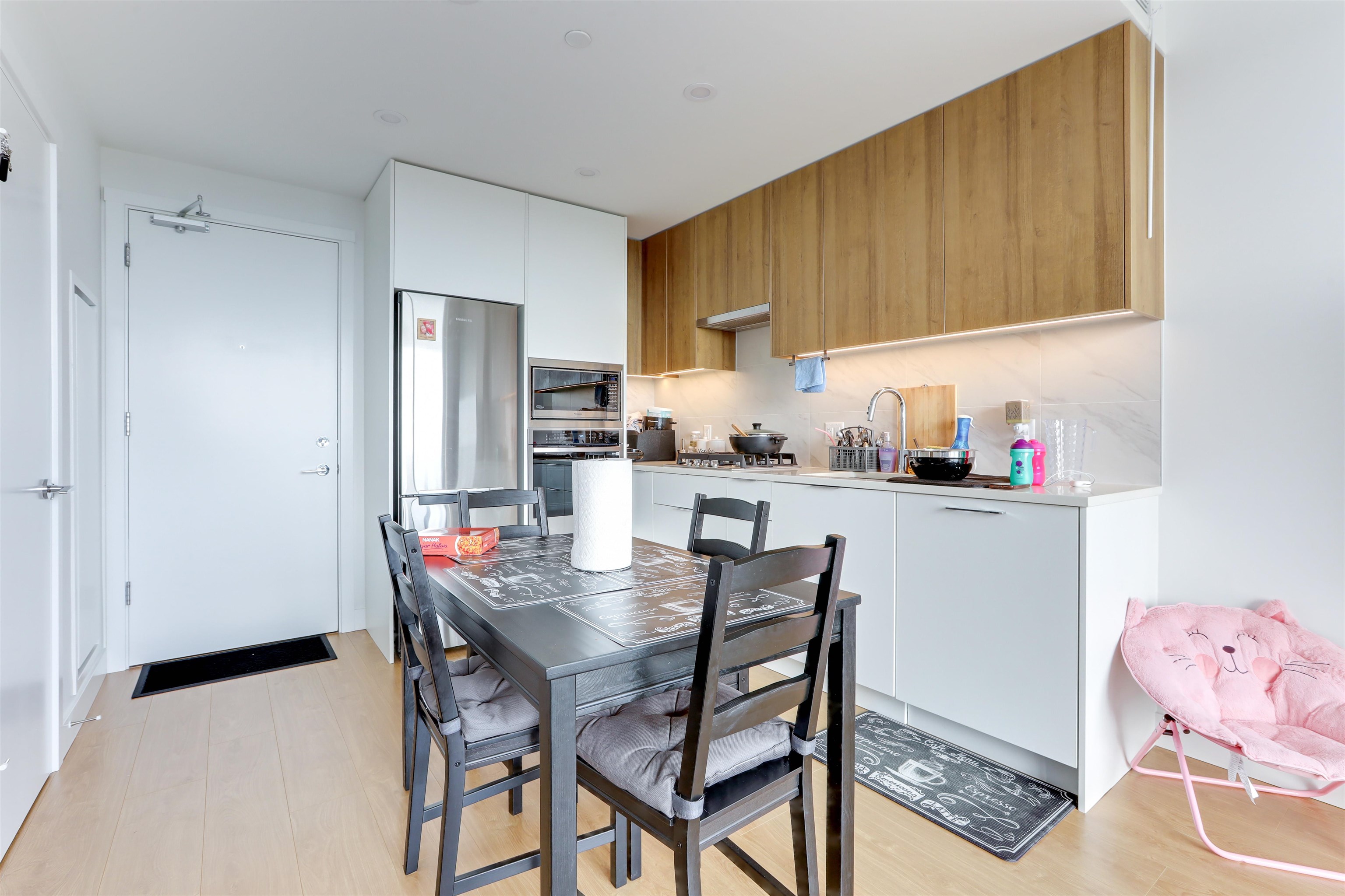 2006-13359 OLD YALE ROAD, Surrey, British Columbia V3T 0S4 Apartment/Condo, 1 Bedroom, 1 Bathroom, Residential Attached,For Sale, MLS-R2801242