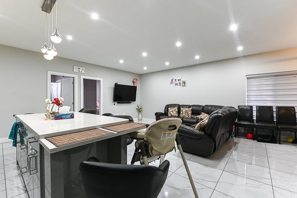 Wilson Lam Realtor, 8543 144 STREET, Surrey, British Columbia V3W 5T8, 5 Bedrooms, 2 Bathrooms, Residential Detached,For Sale ,R2801275
