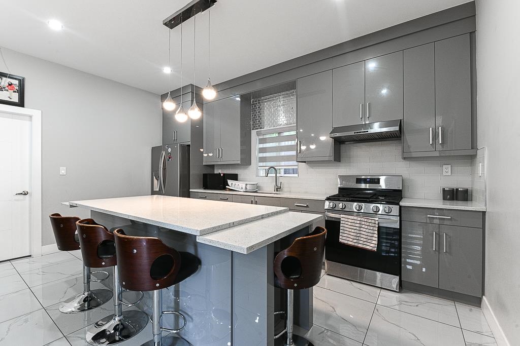 Wilson Lam Realtor, 8543 144 STREET, Surrey, British Columbia V3W 5T8, 5 Bedrooms, 2 Bathrooms, Residential Detached,For Sale ,R2801275