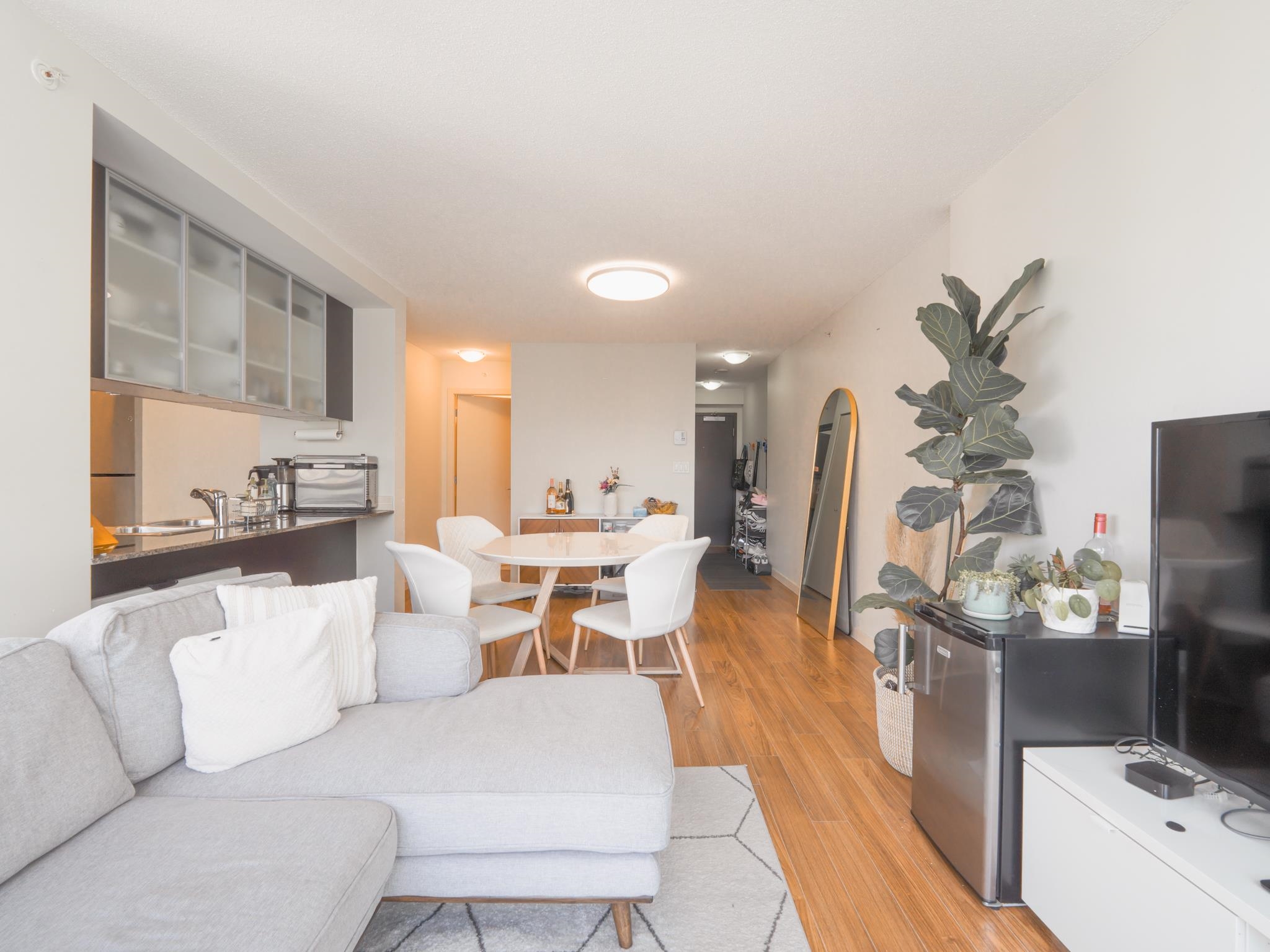 Michael Sung, 1203-3333 CORVETTE WAY, Richmond, British Columbia, 2 Bedrooms, 2 Bathrooms, Residential Attached,For Sale ,R2801346