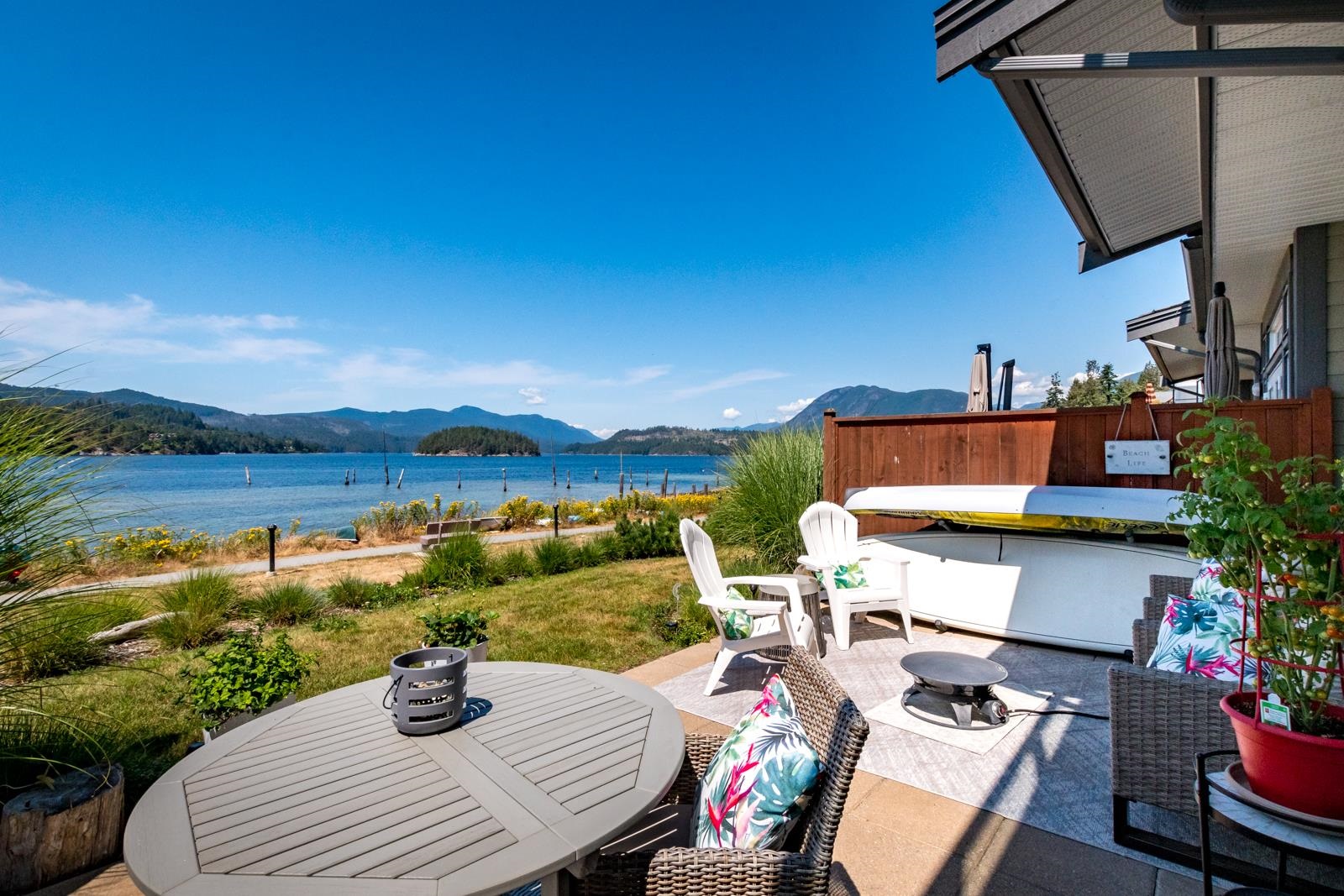 5933 BEACHGATE LANE, Sechelt, British Columbia, 4 Bedrooms Bedrooms, ,3 BathroomsBathrooms,Residential Attached,For Sale,R2801364