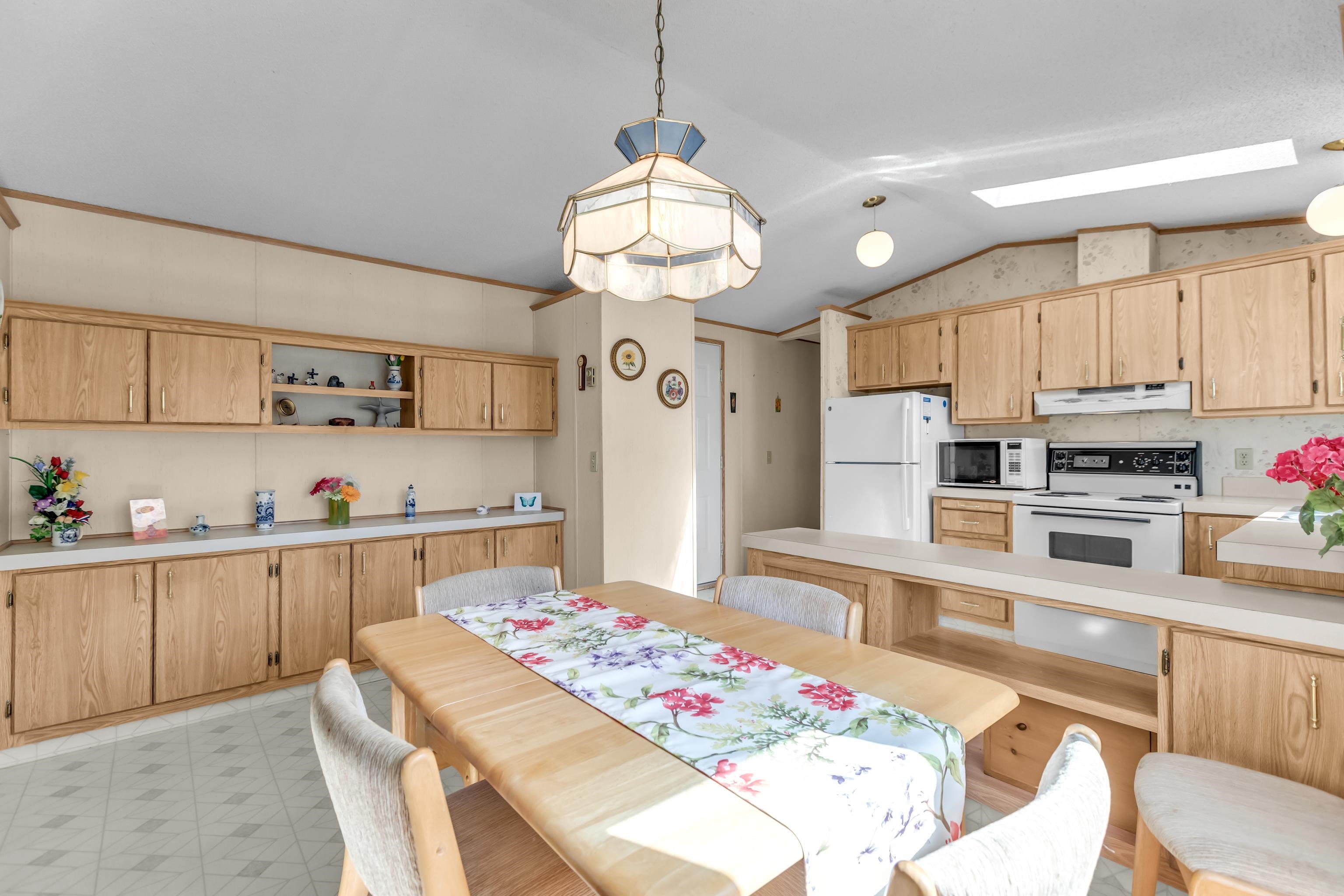 31-19707 POPLAR DRIVE, Pitt Meadows, British Columbia, 2 Bedrooms Bedrooms, ,1 BathroomBathrooms,Residential Detached,For Sale,R2801419