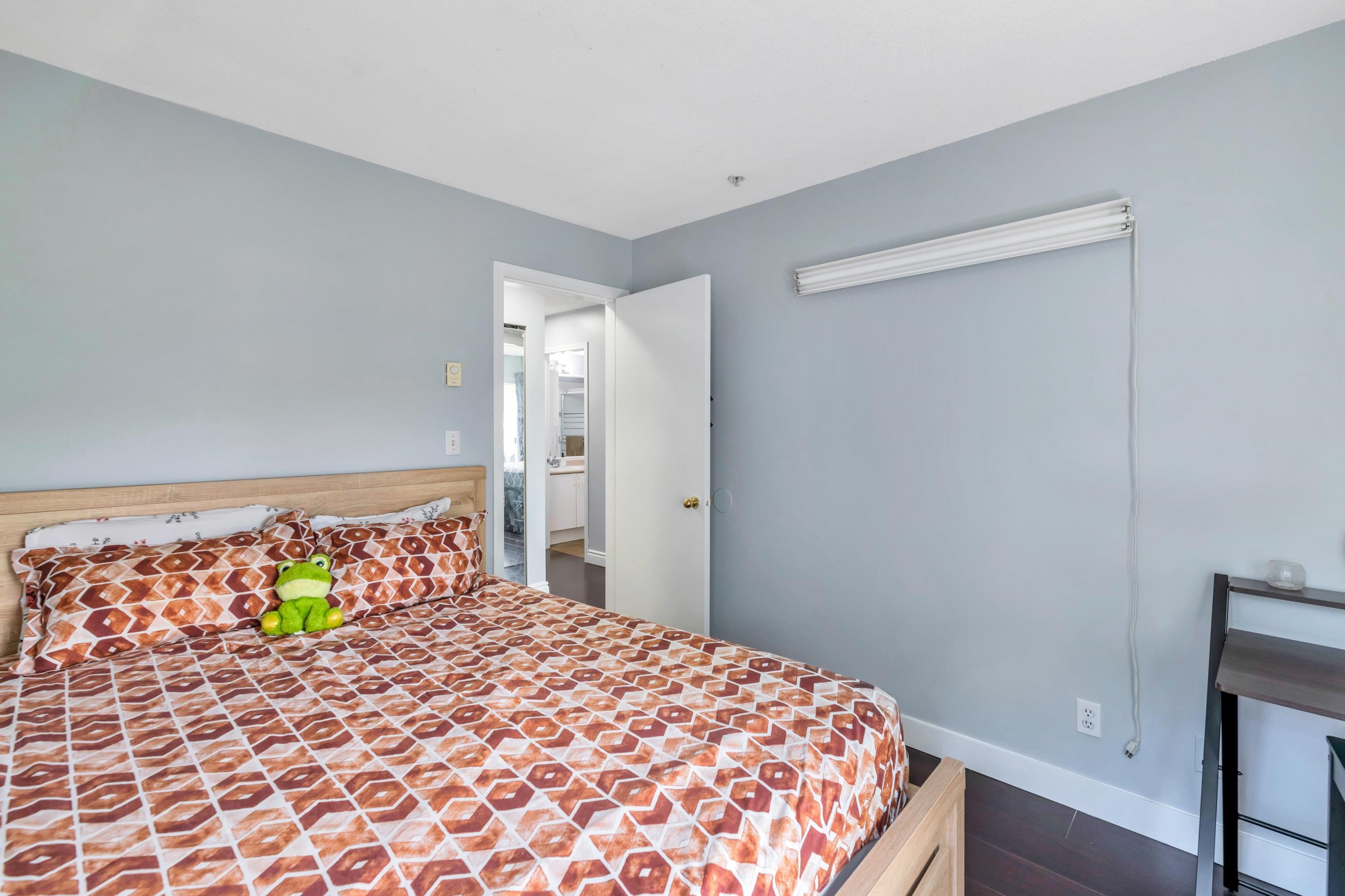 Wilson Lam Realtor, 215-12160 80 AVENUE, Surrey, British Columbia V3W 0V3, 2 Bedrooms, 1 Bathroom, Residential Attached,For Sale ,R2801439