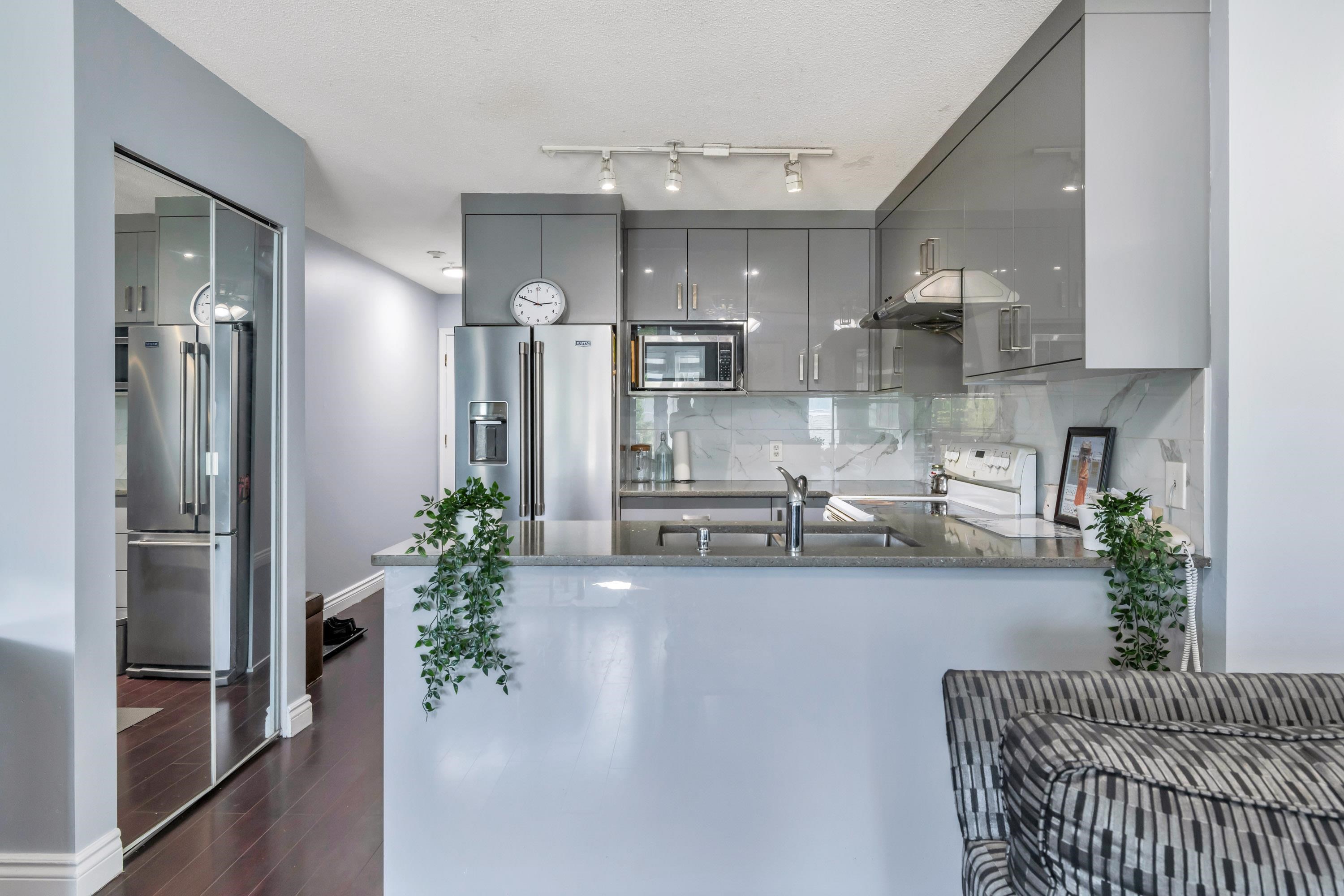 Wilson Lam Realtor, 215-12160 80 AVENUE, Surrey, British Columbia V3W 0V3, 2 Bedrooms, 1 Bathroom, Residential Attached,For Sale ,R2801439
