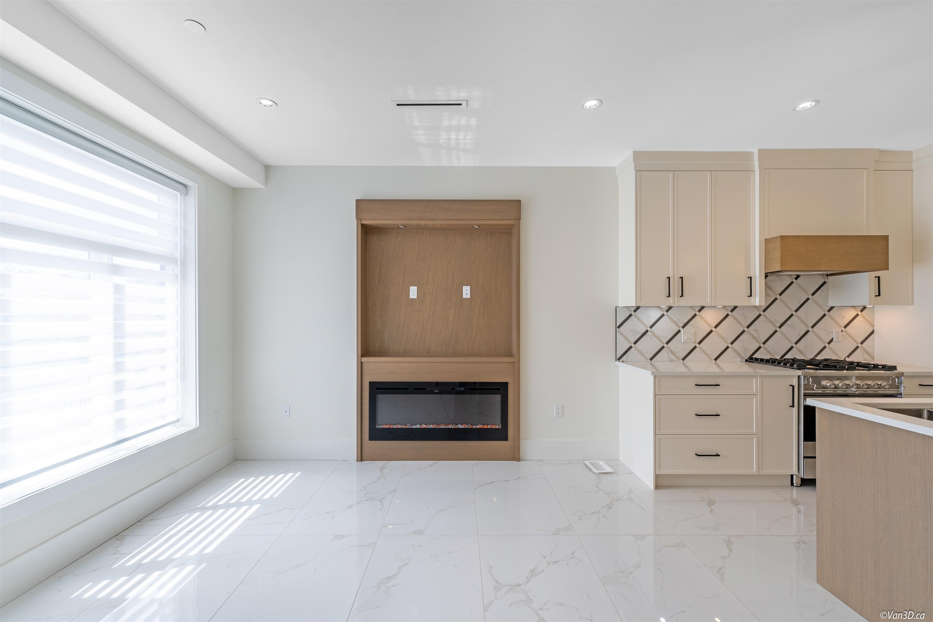 1369 E63RD AVENUE, Vancouver, British Columbia 1/2 Duplex, 5 Bedrooms, 4 Bathrooms, Residential Attached,For Sale, MLS-R2801467