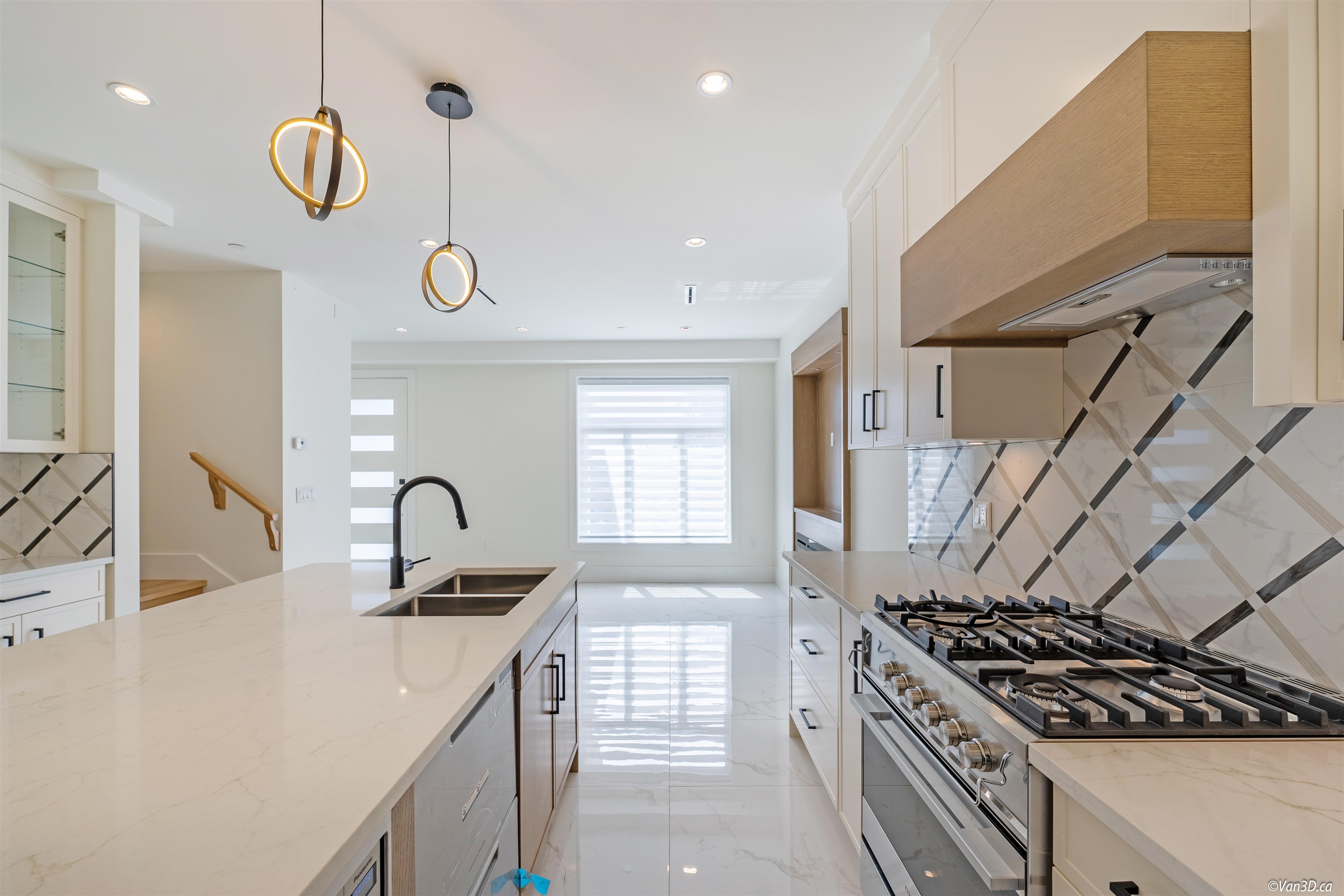 1369 E63RD AVENUE, Vancouver, British Columbia 1/2 Duplex, 5 Bedrooms, 4 Bathrooms, Residential Attached,For Sale, MLS-R2801467