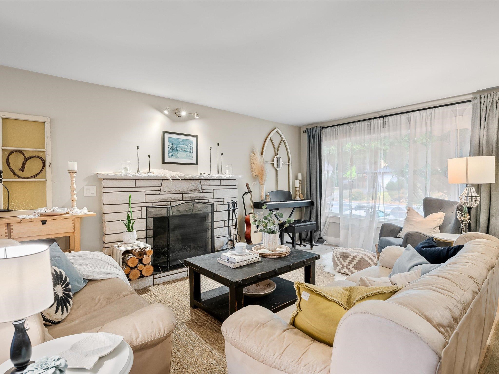 Wilson Lam Realtor, 1610 DEPOT ROAD, Squamish, British Columbia V0N 1H0, 7 Bedrooms, 4 Bathrooms, Residential Detached,For Sale ,R2801972