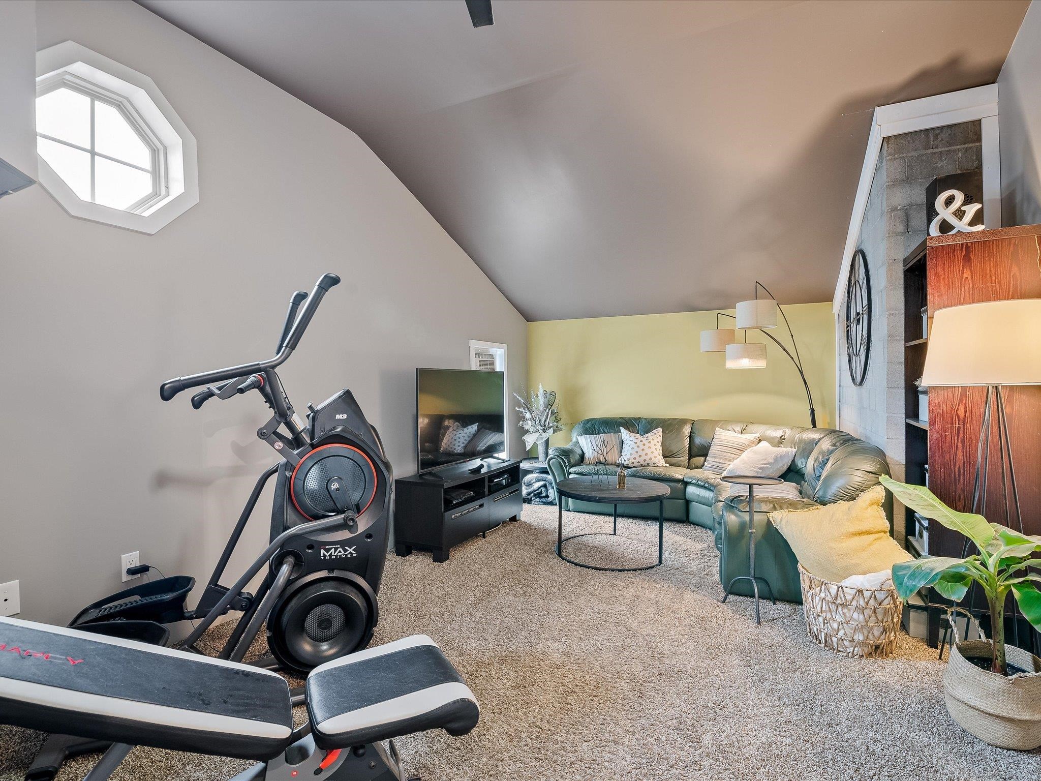 Wilson Lam Realtor, 1610 DEPOT ROAD, Squamish, British Columbia V0N 1H0, 7 Bedrooms, 4 Bathrooms, Residential Detached,For Sale ,R2801972
