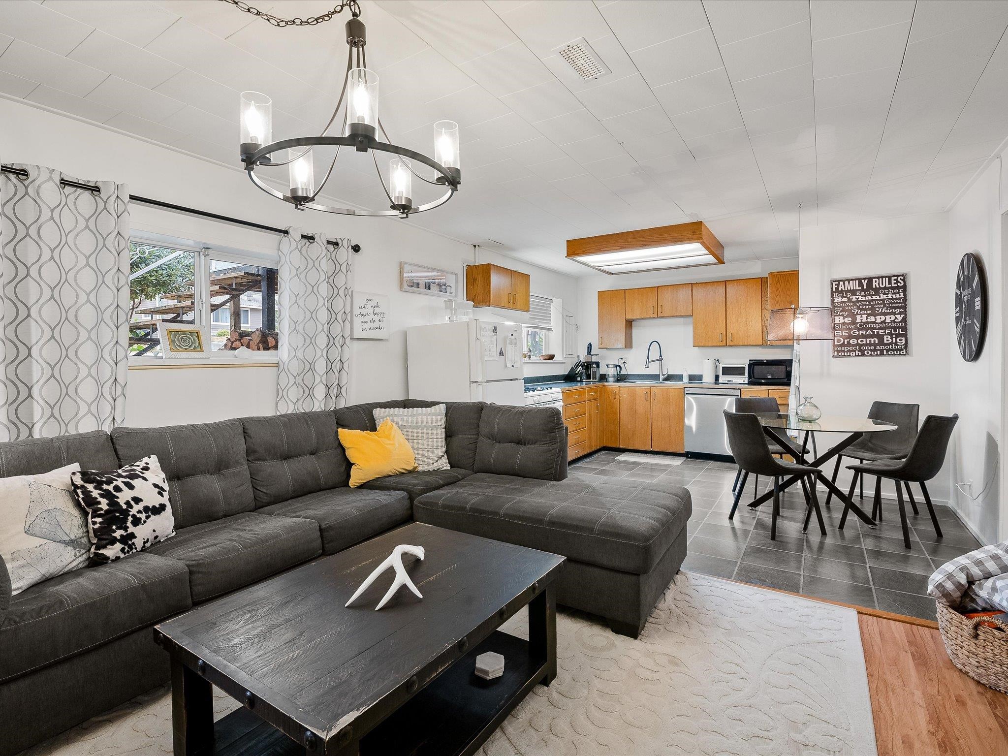 Wilson Lam Realtor, 1610 DEPOT ROAD, Squamish, British Columbia V0N 1H0, 7 Bedrooms, 4 Bathrooms, Residential Detached,For Sale ,R2801972