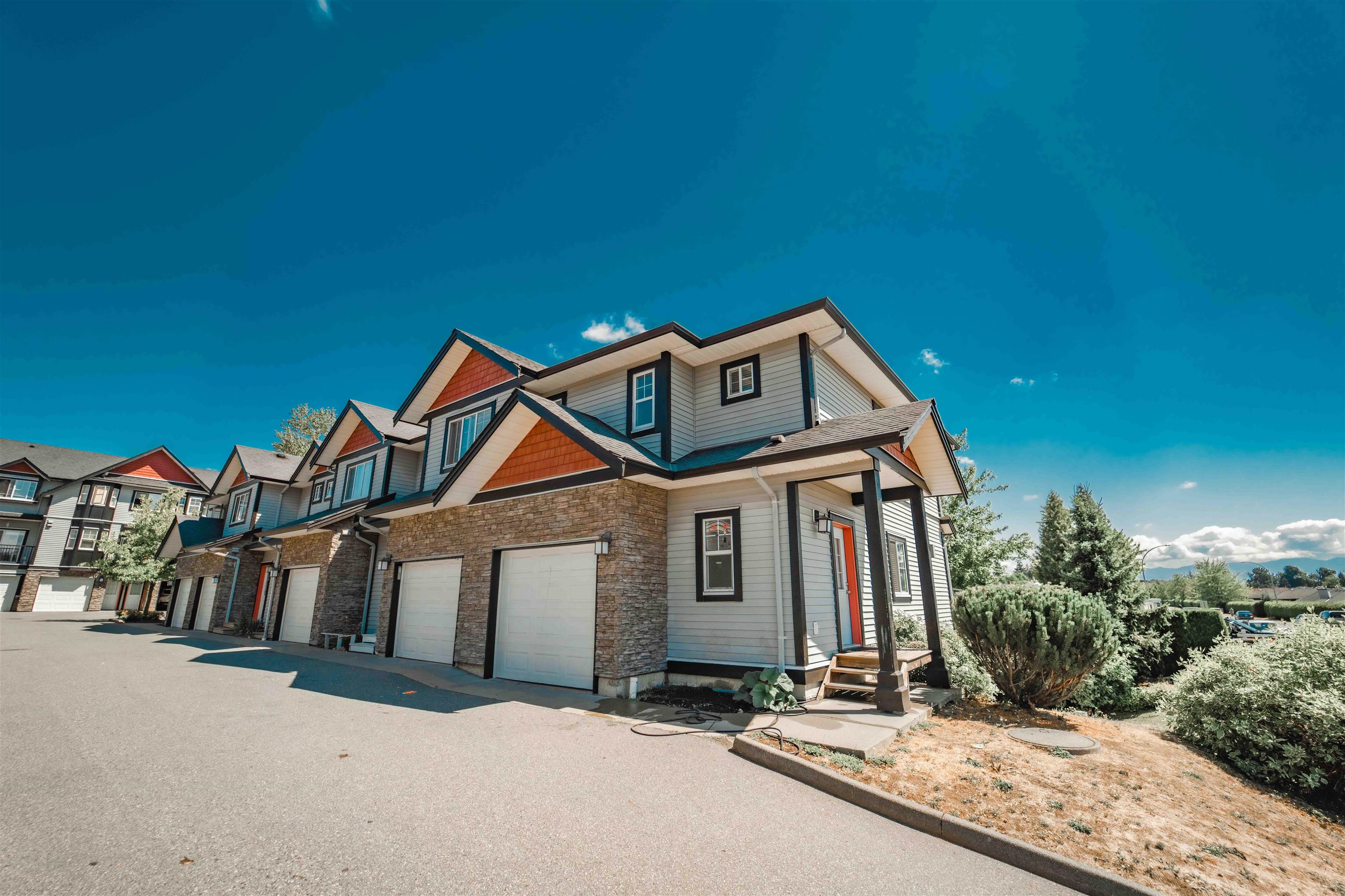 Michael Sung, 27-31235 UPPER MACLURE ROAD, Abbotsford, British Columbia, 3 Bedrooms, 4 Bathrooms, Residential Attached,For Sale ,R2802095