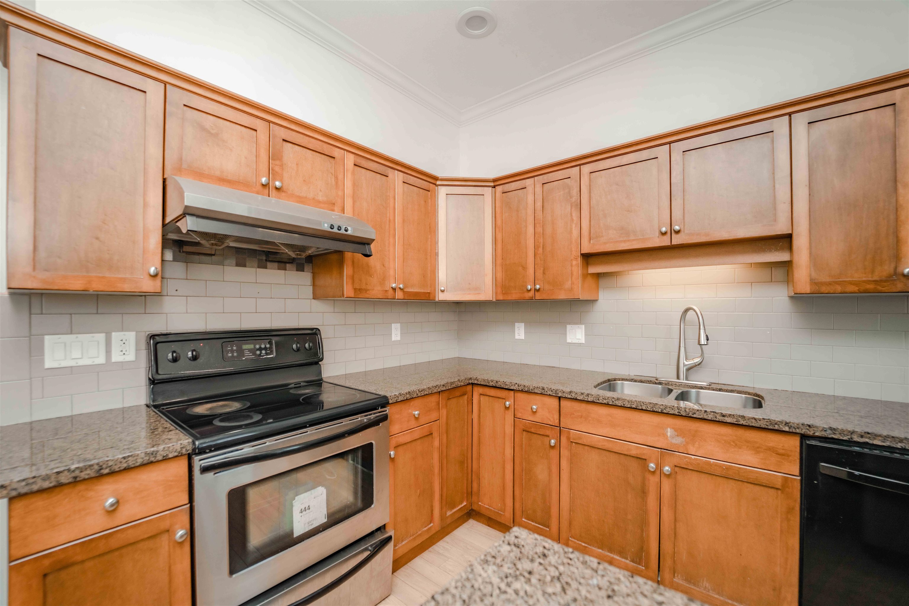 Michael Sung, 27-31235 UPPER MACLURE ROAD, Abbotsford, British Columbia, 3 Bedrooms, 4 Bathrooms, Residential Attached,For Sale ,R2802095