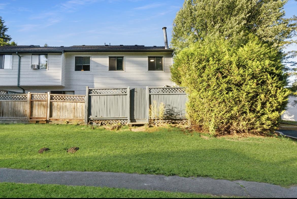 Wilson Lam Realtor, 117-13718 67 AVENUE, Surrey, British Columbia V3W 6X6, 3 Bedrooms, 2 Bathrooms, Residential Attached,For Sale ,R2802251