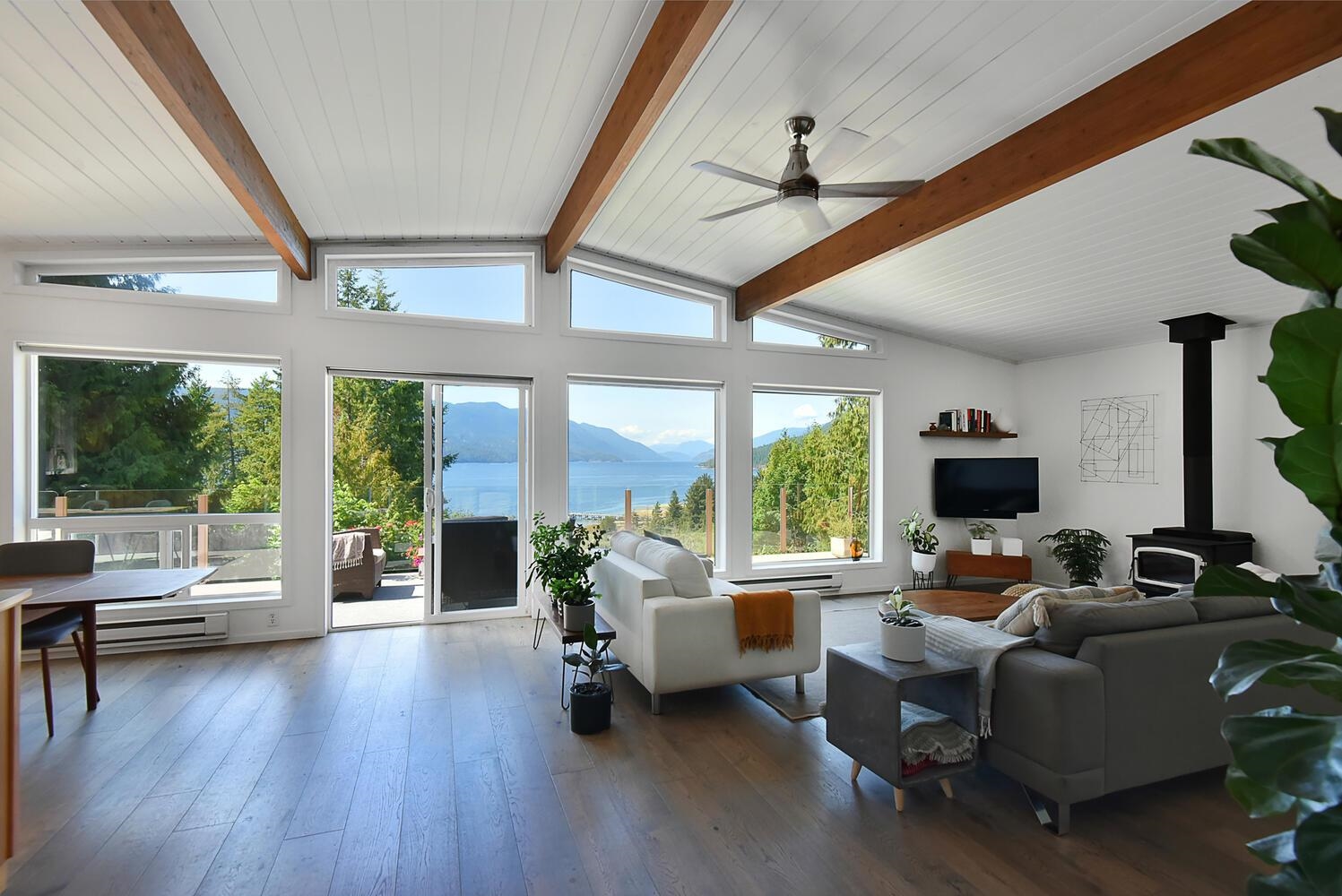 Sechelt District House/Single Family for sale:  3 bedroom 2,054 sq.ft. (Listed 2023-07-27)