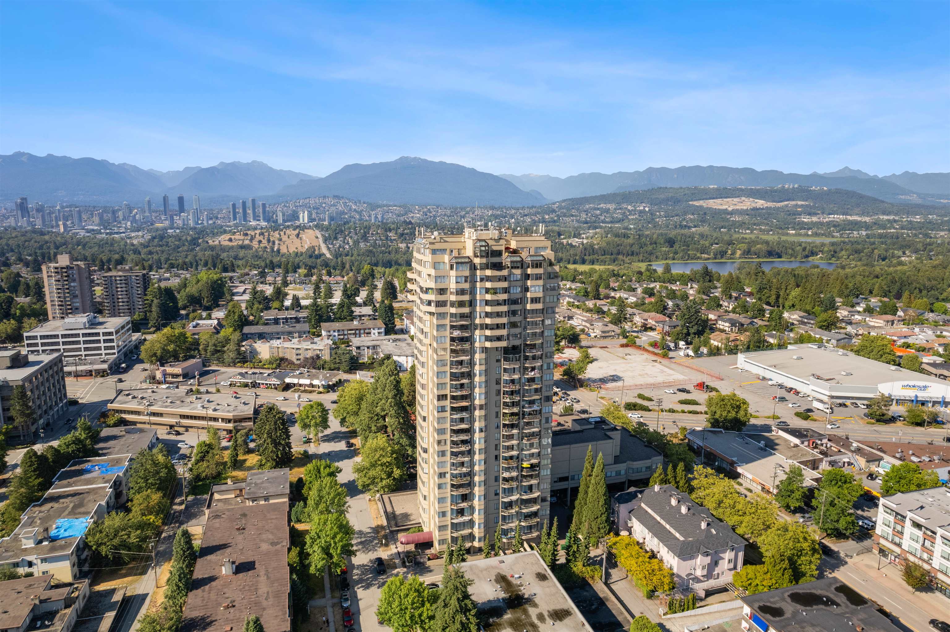 2305-6540 BURLINGTON AVENUE, Burnaby, British Columbia Apartment/Condo, 2 Bedrooms, 1 Bathroom, Residential Attached,For Sale, MLS-R2802773