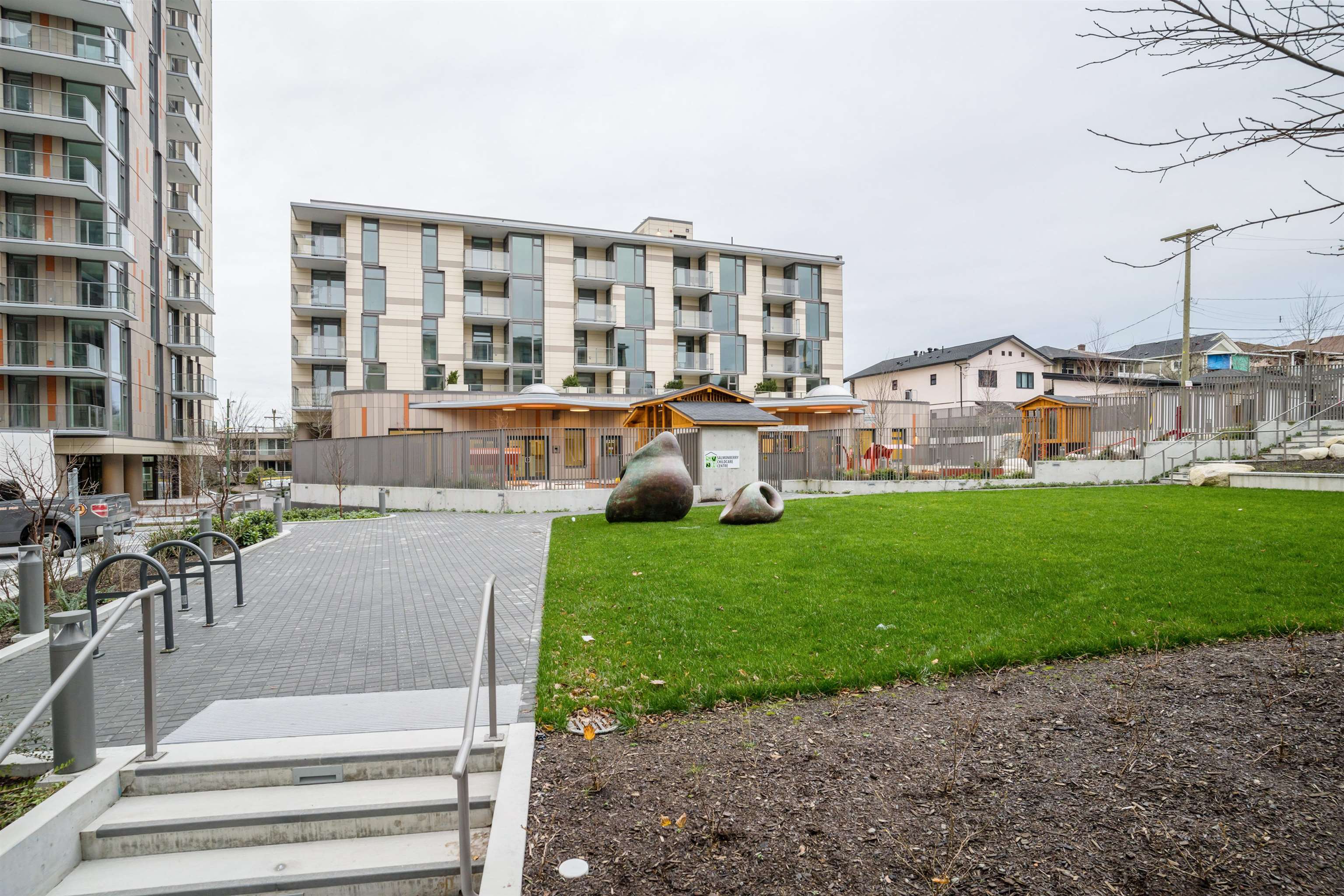 Wilson Lam Realtor, 202-8138 FRASER STREET, Vancouver, British Columbia V5X 0J8, 1 Bedroom, 1 Bathroom, Residential Attached,For Sale ,R2803030