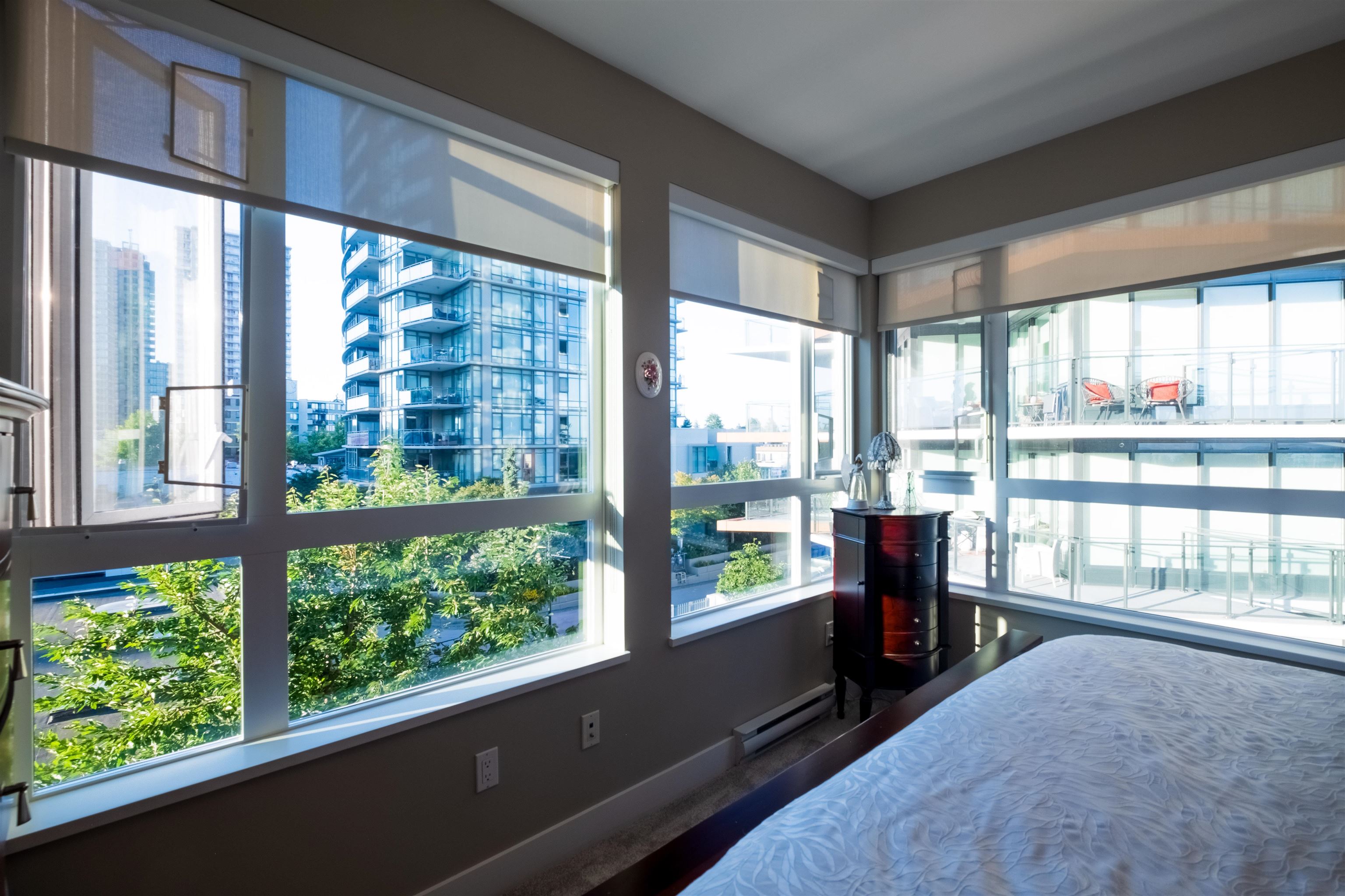 302-1420 JOHNSTON ROAD, White Rock, British Columbia, 2 Bedrooms Bedrooms, ,2 BathroomsBathrooms,Residential Attached,For Sale,R2803084