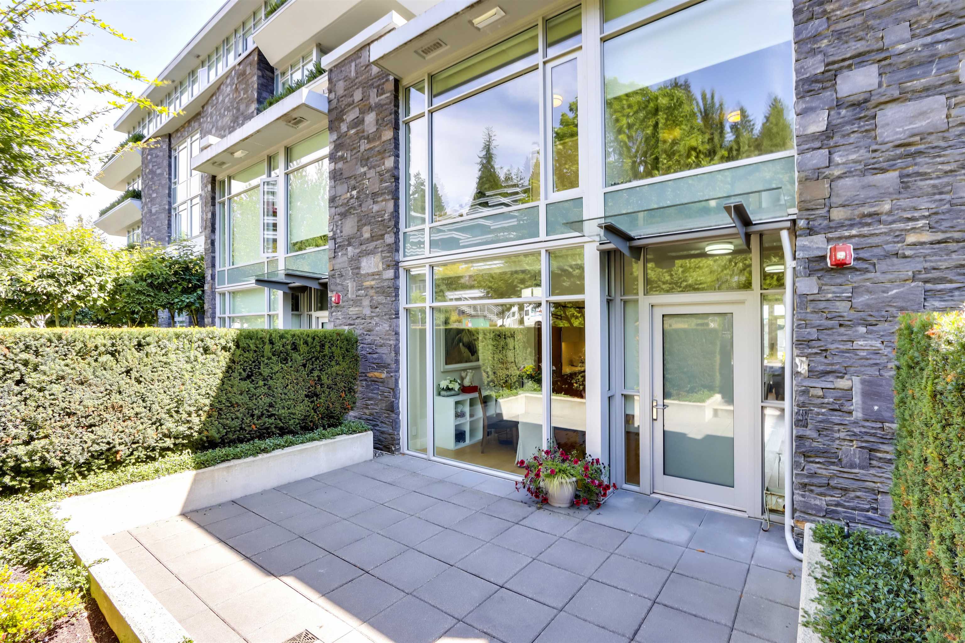 880 ARTHUR ERICKSON PLACE, West Vancouver, British Columbia, 2 Bedrooms Bedrooms, ,3 BathroomsBathrooms,Residential Attached,For Sale,R2803183