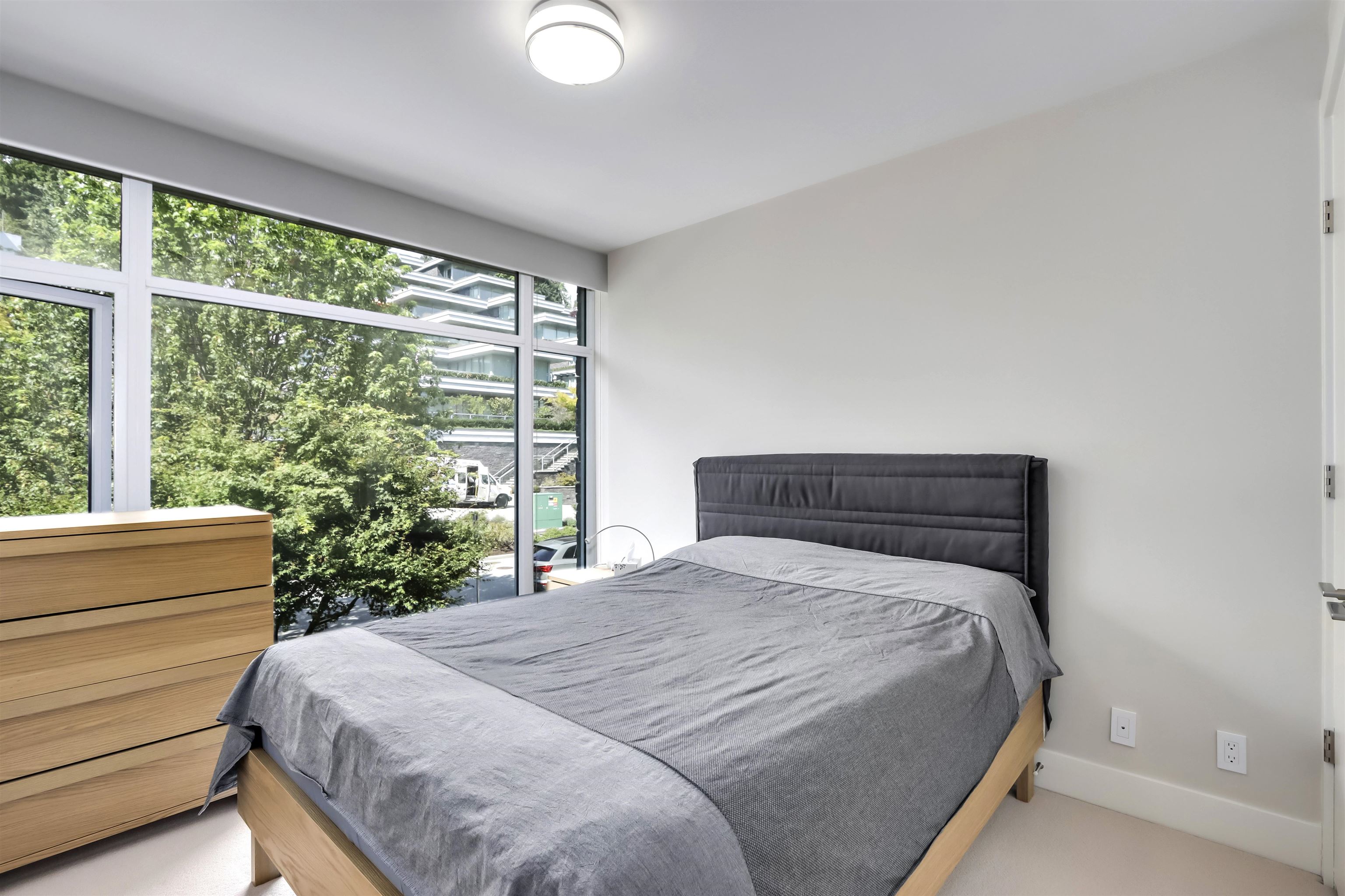 880 ARTHUR ERICKSON PLACE, West Vancouver, British Columbia, 2 Bedrooms Bedrooms, ,3 BathroomsBathrooms,Residential Attached,For Sale,R2803183