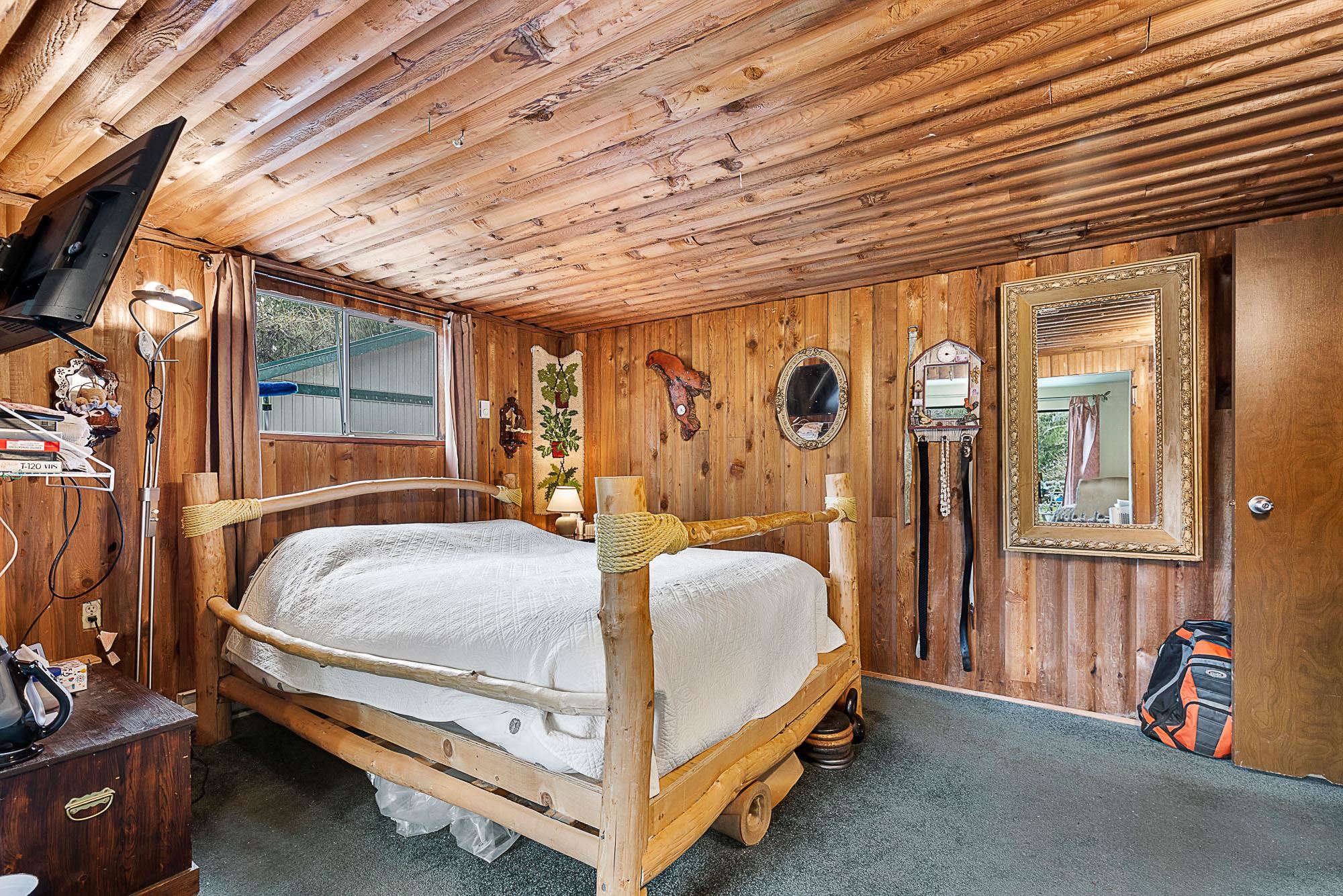 14276 SILVER VALLEY ROAD, Maple Ridge, British Columbia House with Acreage, 3 Bedrooms, 2 Bathrooms, Residential Detached,For Sale, MLS-R2803467