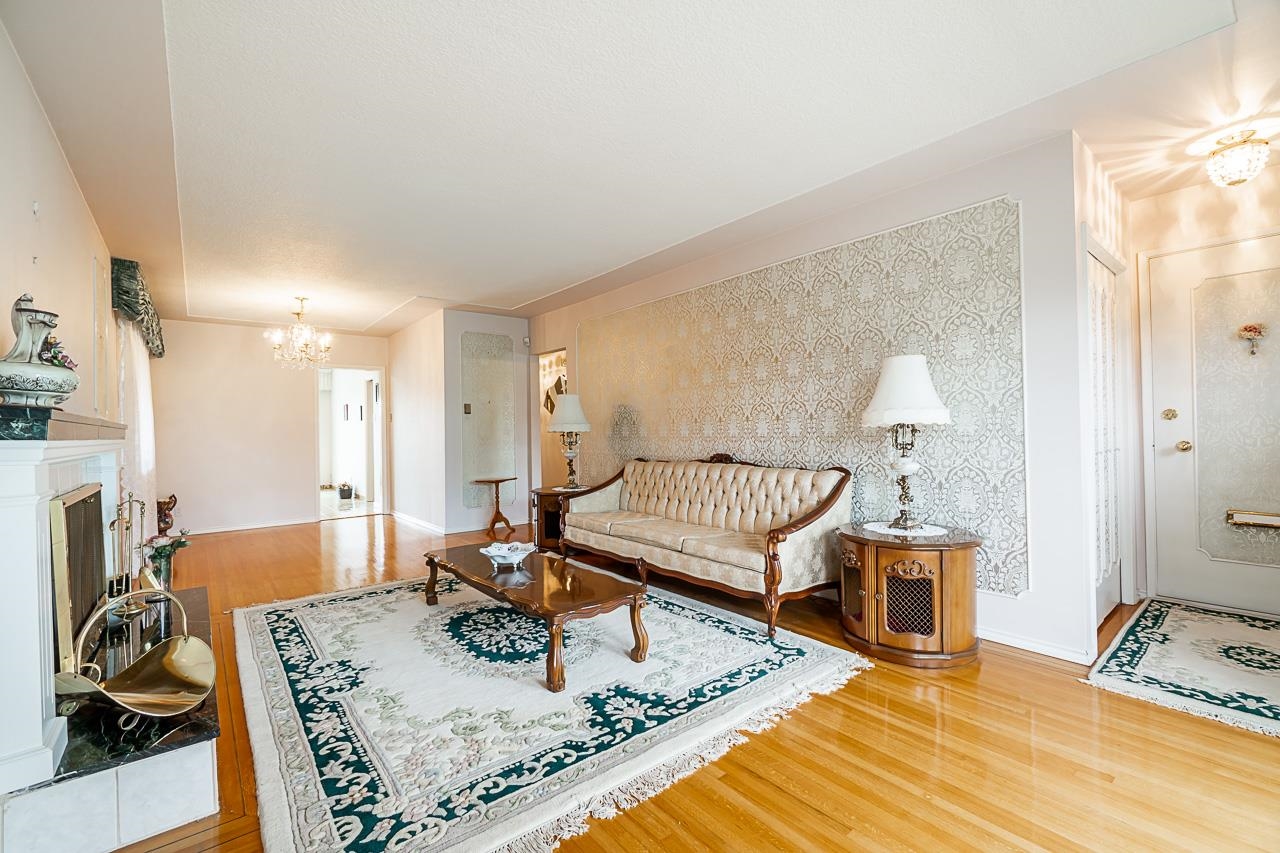 Wilson Lam Realtor, 3268 5TH AVENUE, Vancouver, British Columbia V5M 1P3, 5 Bedrooms, 2 Bathrooms, Residential Detached,For Sale ,R2803511