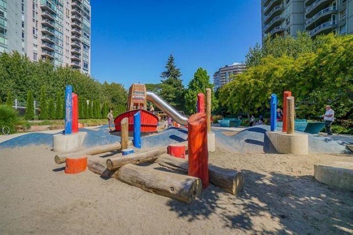 1903-1250 QUAYSIDE DRIVE, New Westminster, British Columbia, 4 Bedrooms Bedrooms, ,4 BathroomsBathrooms,Residential Attached,For Sale,R2803696