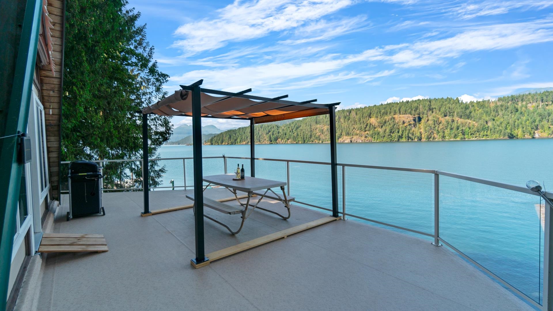Harrison Hot Springs House/Single Family for sale:  2 bedroom 870 sq.ft. (Listed 2023-08-04)