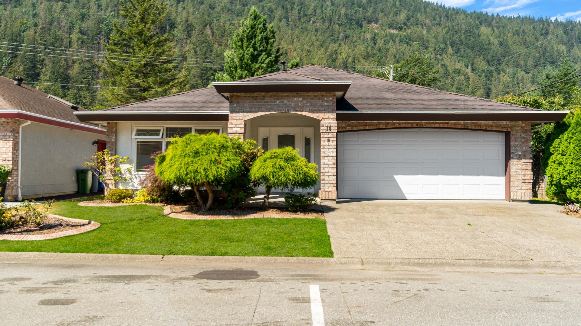 Harrison Hot Springs House/Single Family for sale:  2 bedroom 1,418 sq.ft. (Listed 2023-08-08)