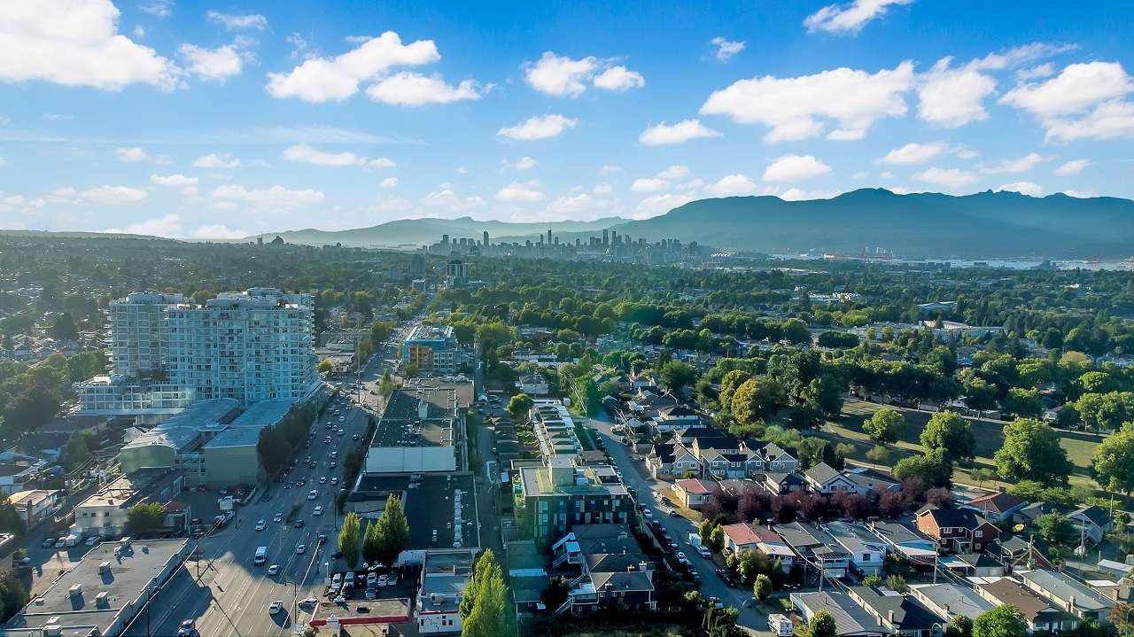 Michael Sung, 2335 KINGSWAY, Vancouver, British Columbia, Residential Detached,For Sale ,R2805466