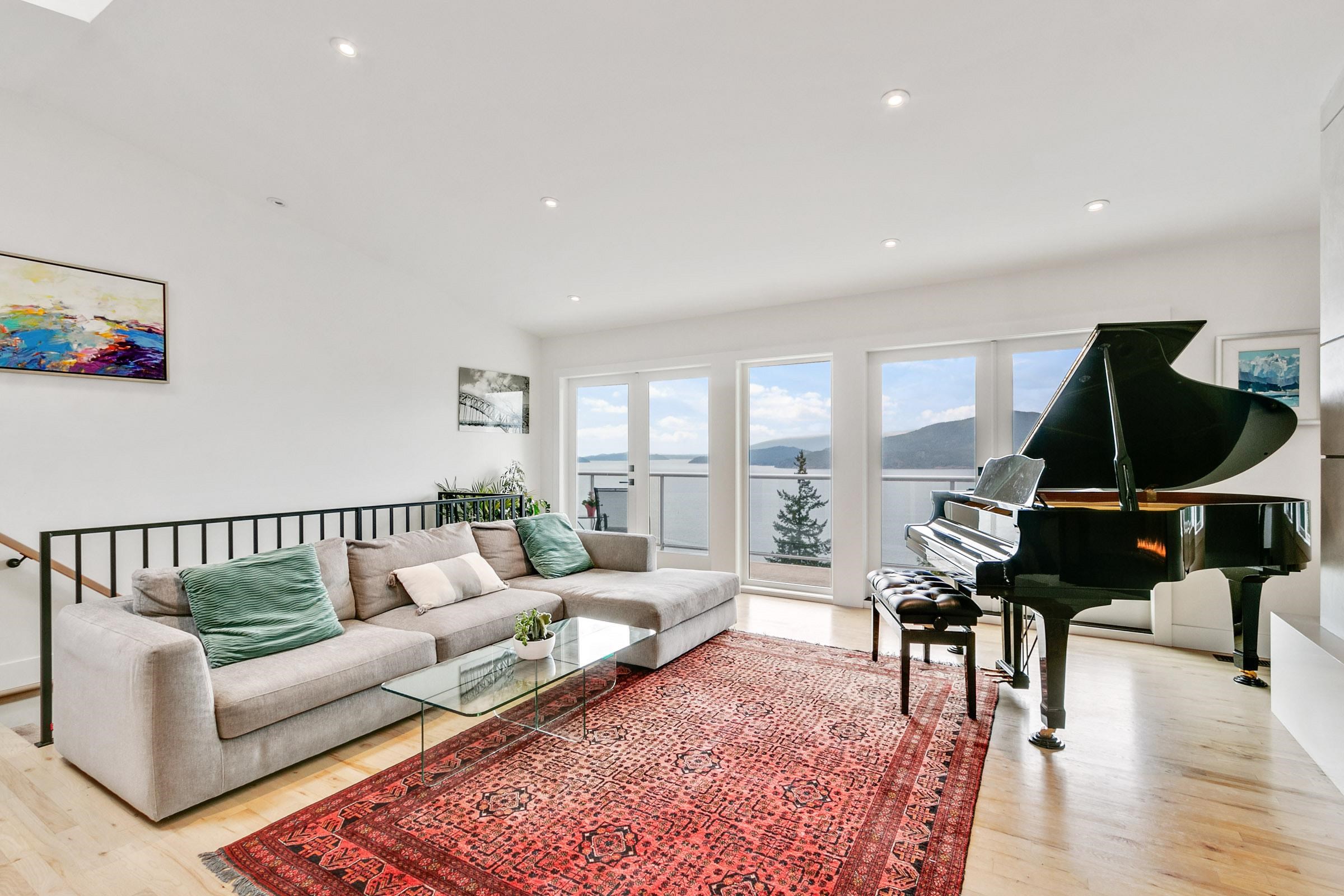 260 KELVIN GROVE WAY