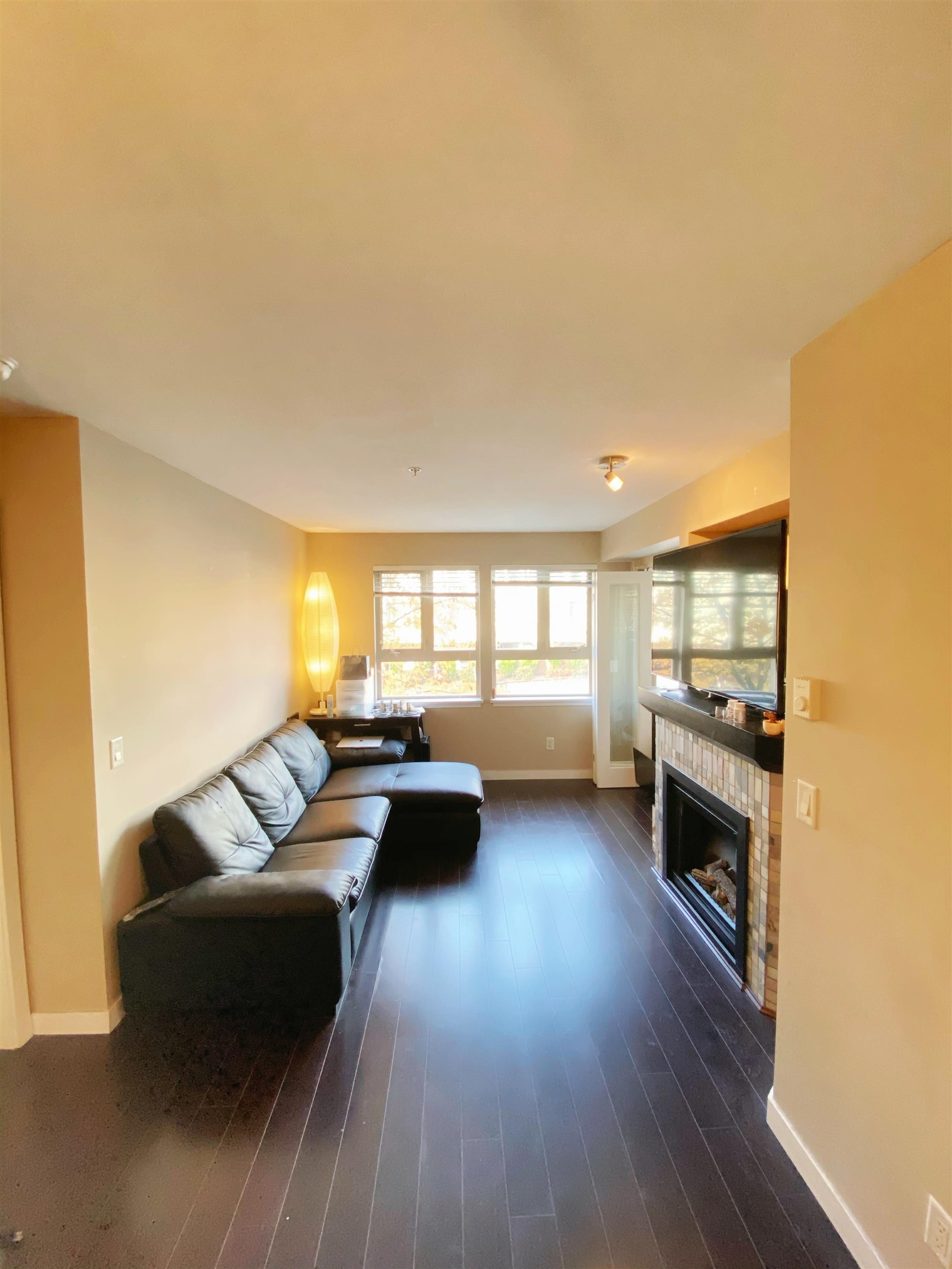 213 405 Skeena Street, Vancouver