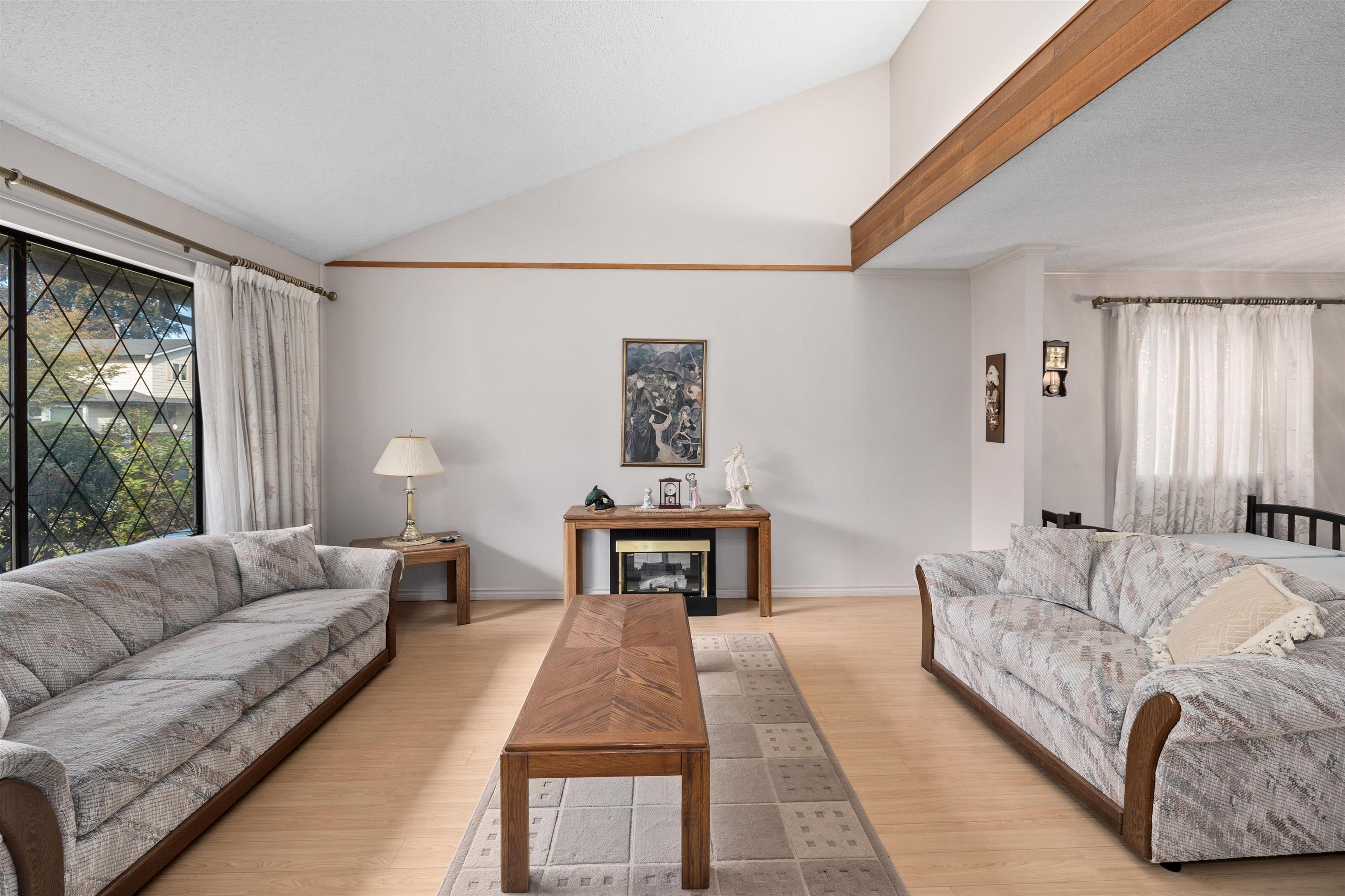 Steveston North House/Single Family for sale:  3 bedroom 1,975 sq.ft. (Listed 2023-09-14)
