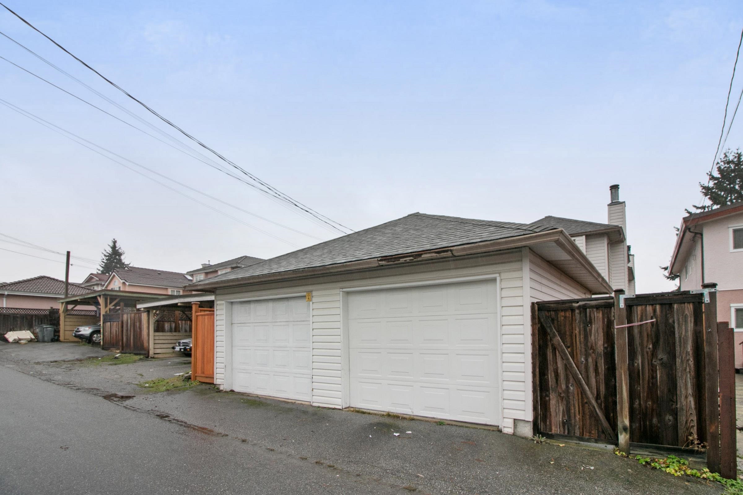 8439 SHAUGHNESSY STREET, Vancouver, British Columbia 1/2 Duplex, 3 Bedrooms, 3 Bathrooms, Residential Attached,For Sale, MLS-R2817525