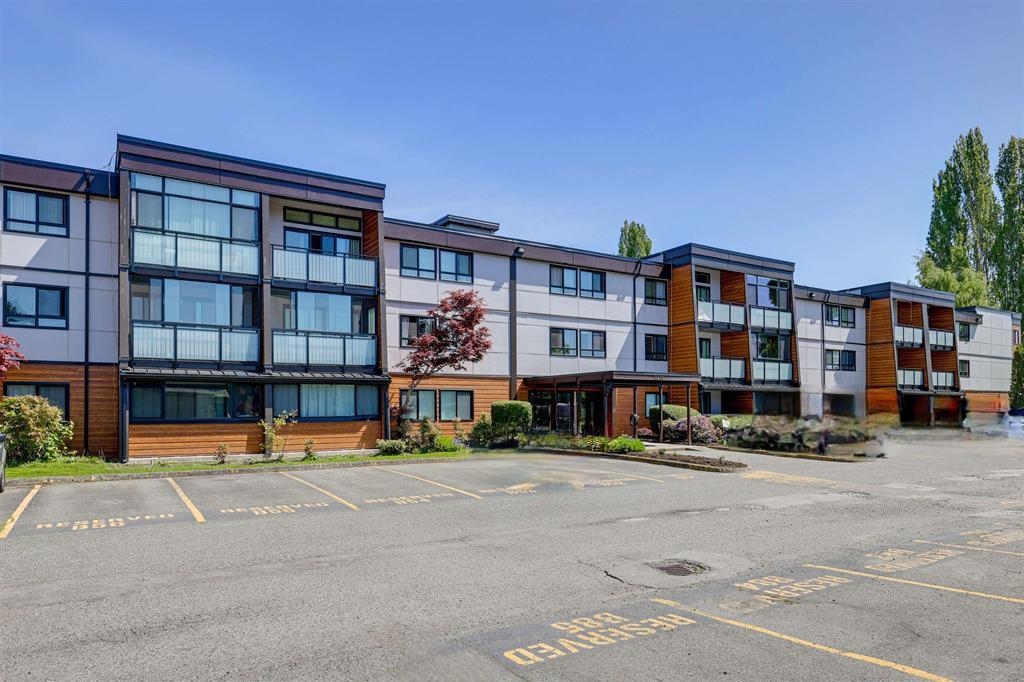Steveston North Apartment/Condo for sale: Bayside Court 2 bedroom 959 sq.ft. (Listed 2023-09-25)