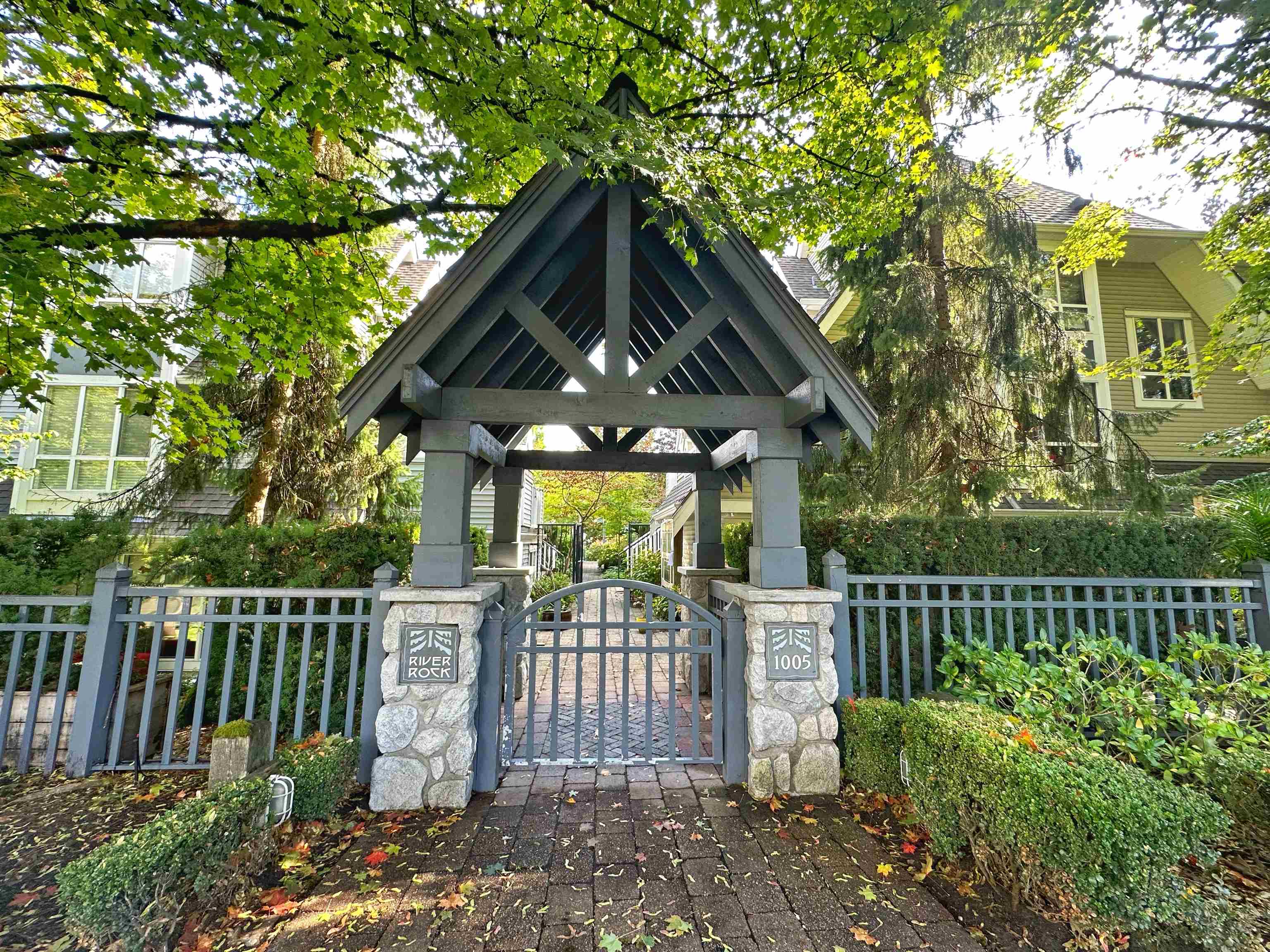 15 1005 LYNN VALLEY ROAD