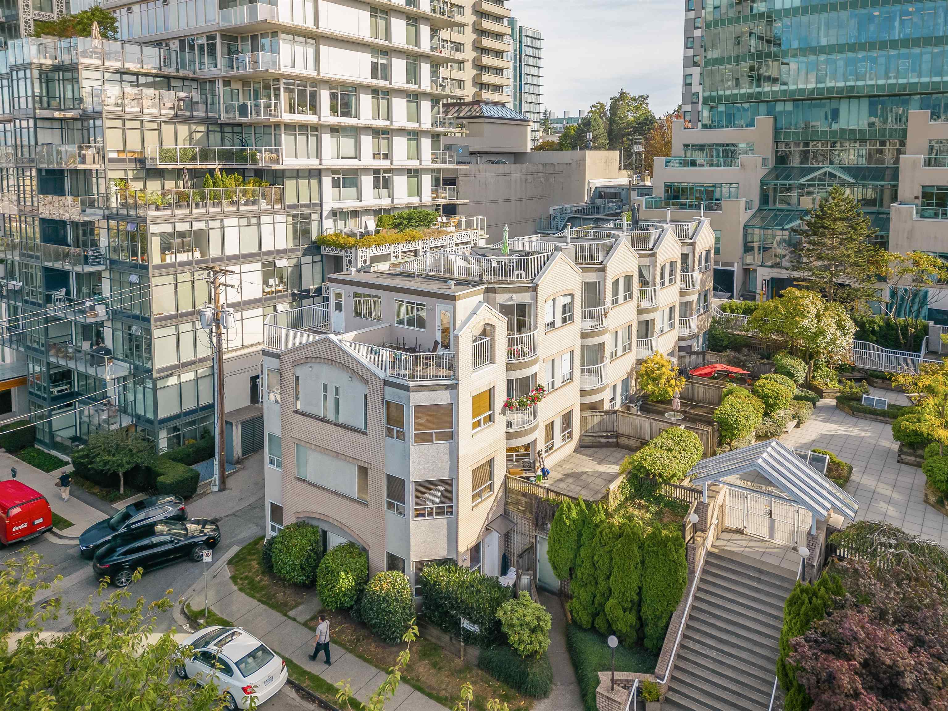 208-788 W8TH AVENUE, Vancouver, British Columbia, 3 Bedrooms Bedrooms, ,2 BathroomsBathrooms,Residential Attached,For Sale,R2819731