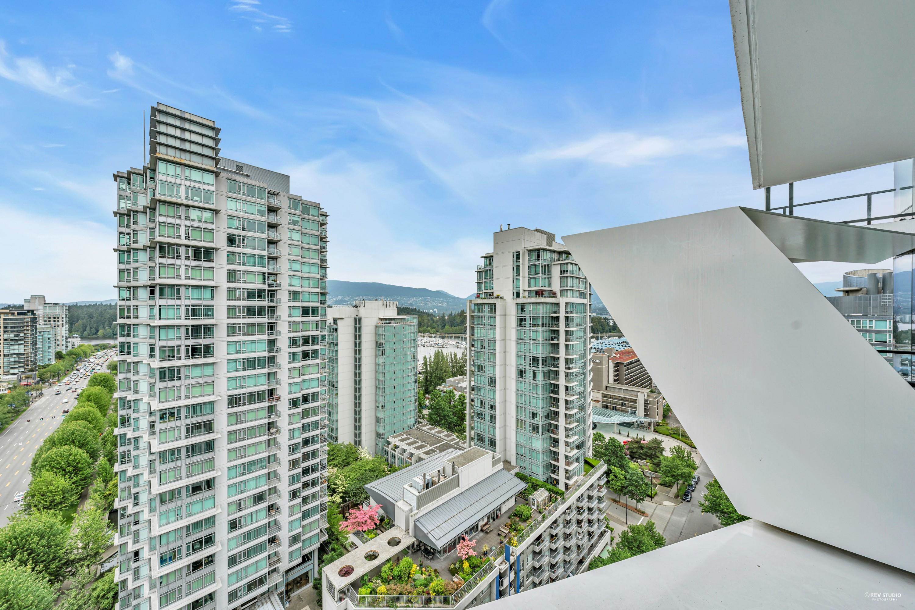 620 CARDERO, Vancouver, British Columbia V6G 0C7, 1 Bedroom Bedrooms, ,1 BathroomBathrooms,Residential Attached,For Sale,CARDERO,R2820613