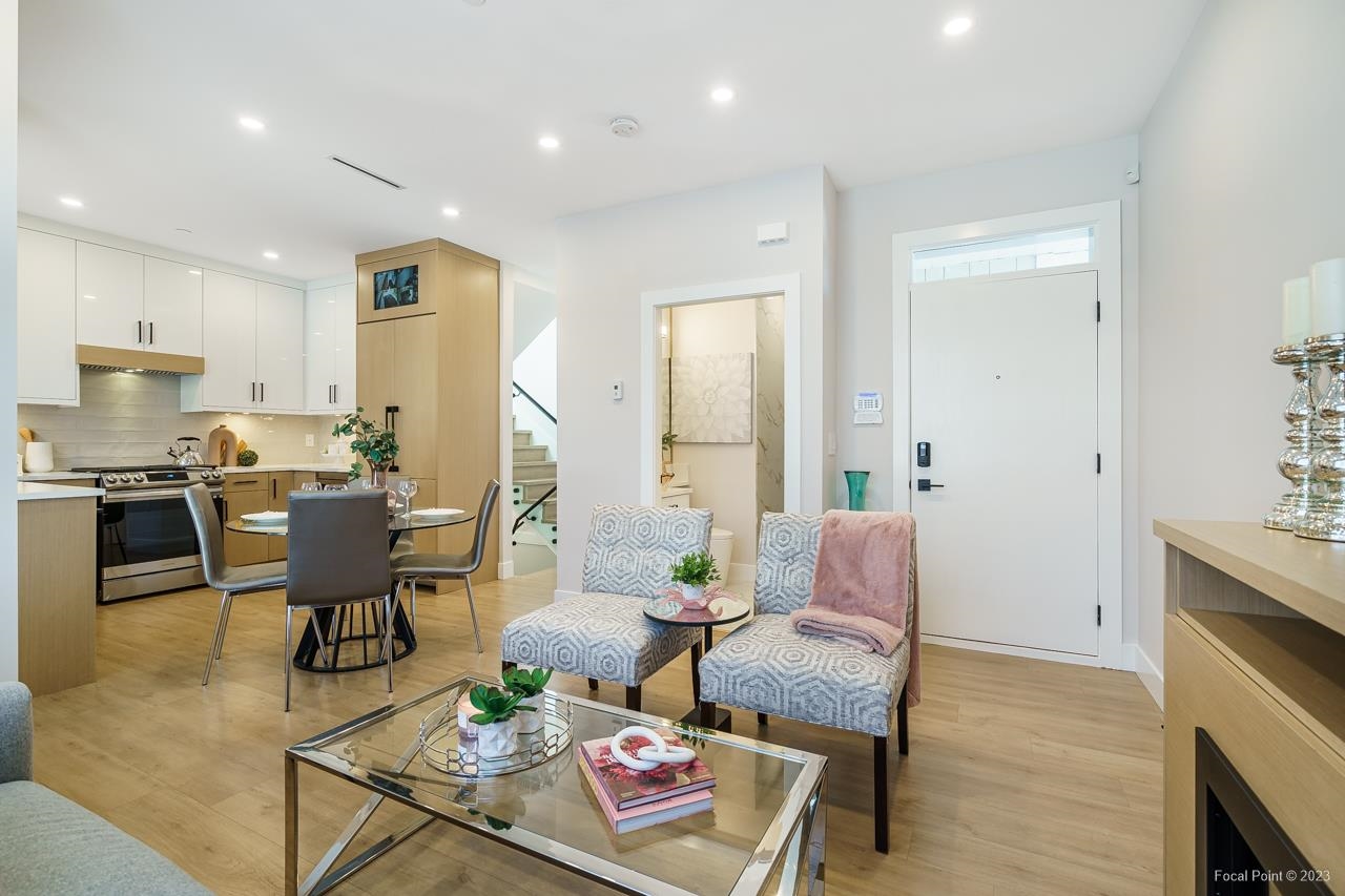 2 3323 Adanac Street, Vancouver