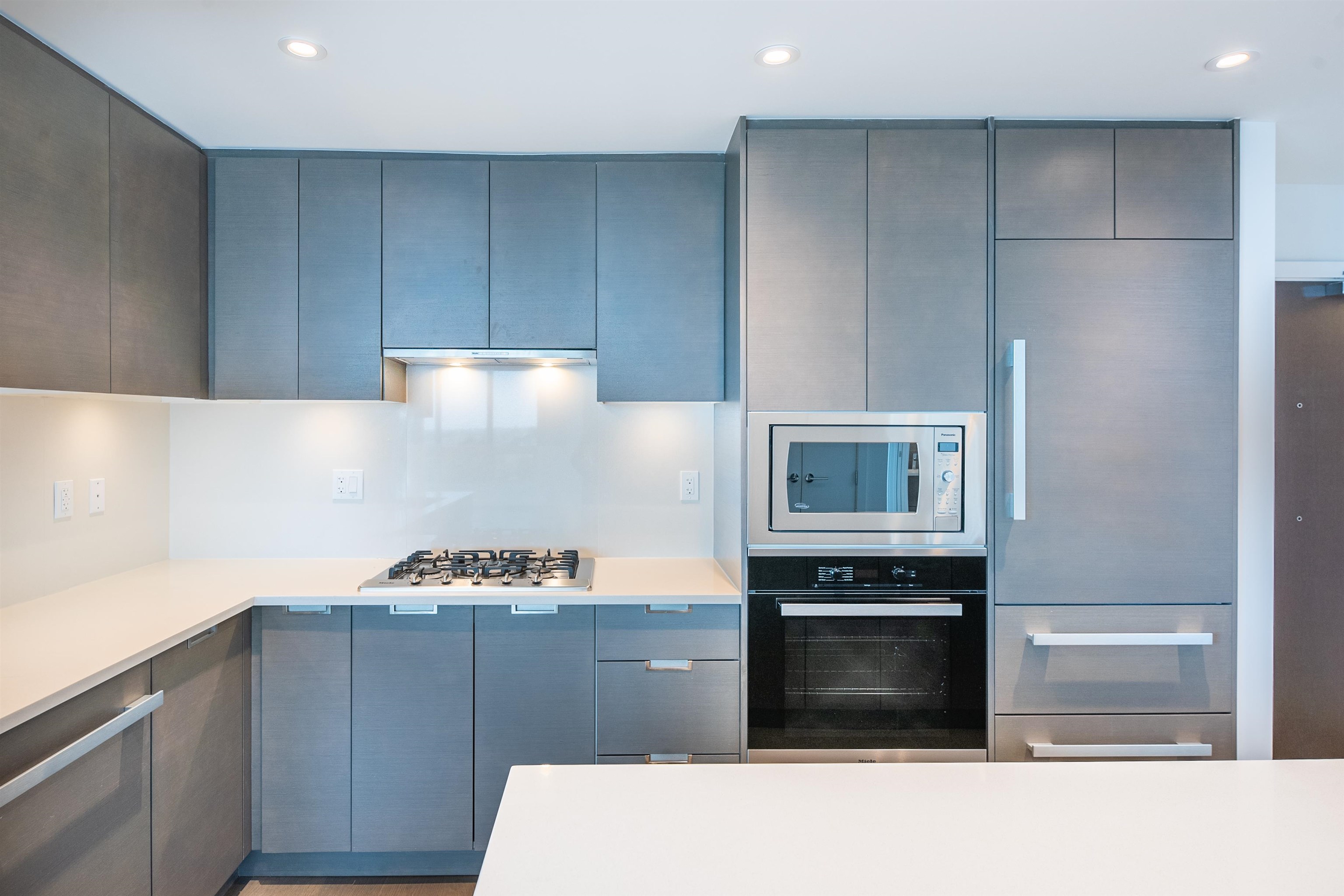Listing image of 801 6328 CAMBIE STREET