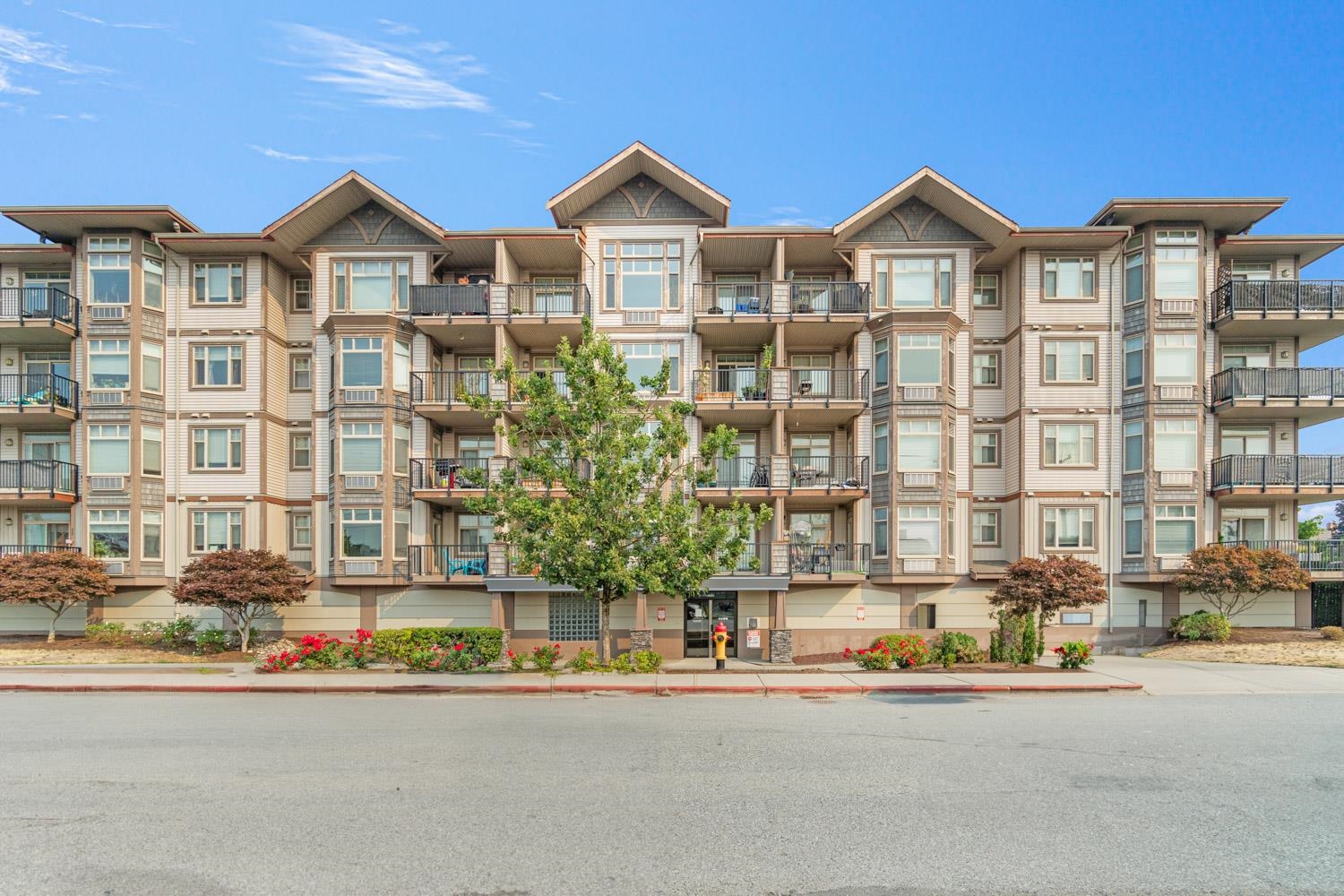Chilliwack Downtown Apartment/Condo for sale:  3 bedroom 1,250 sq.ft. (Listed 2023-10-06)