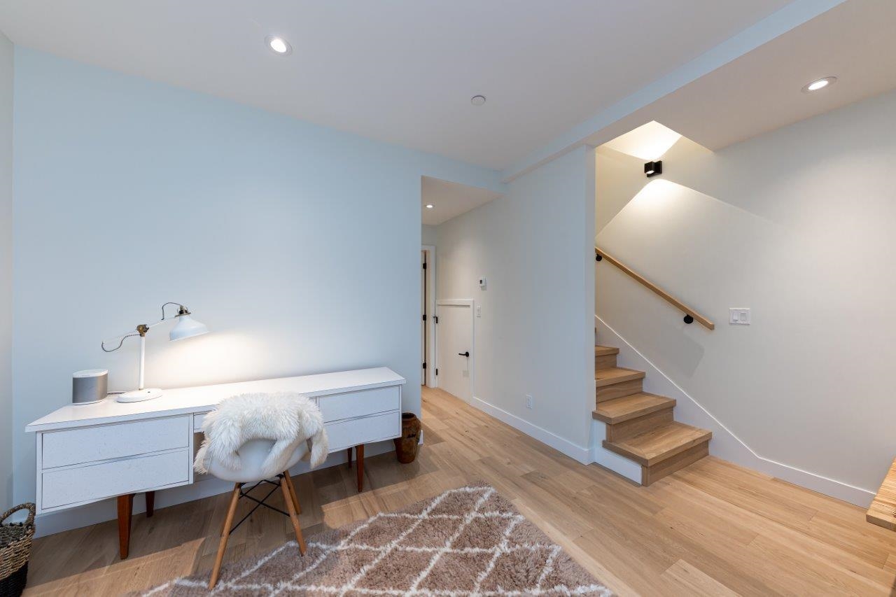 28 W 13th Avenue, Vancouver 25
