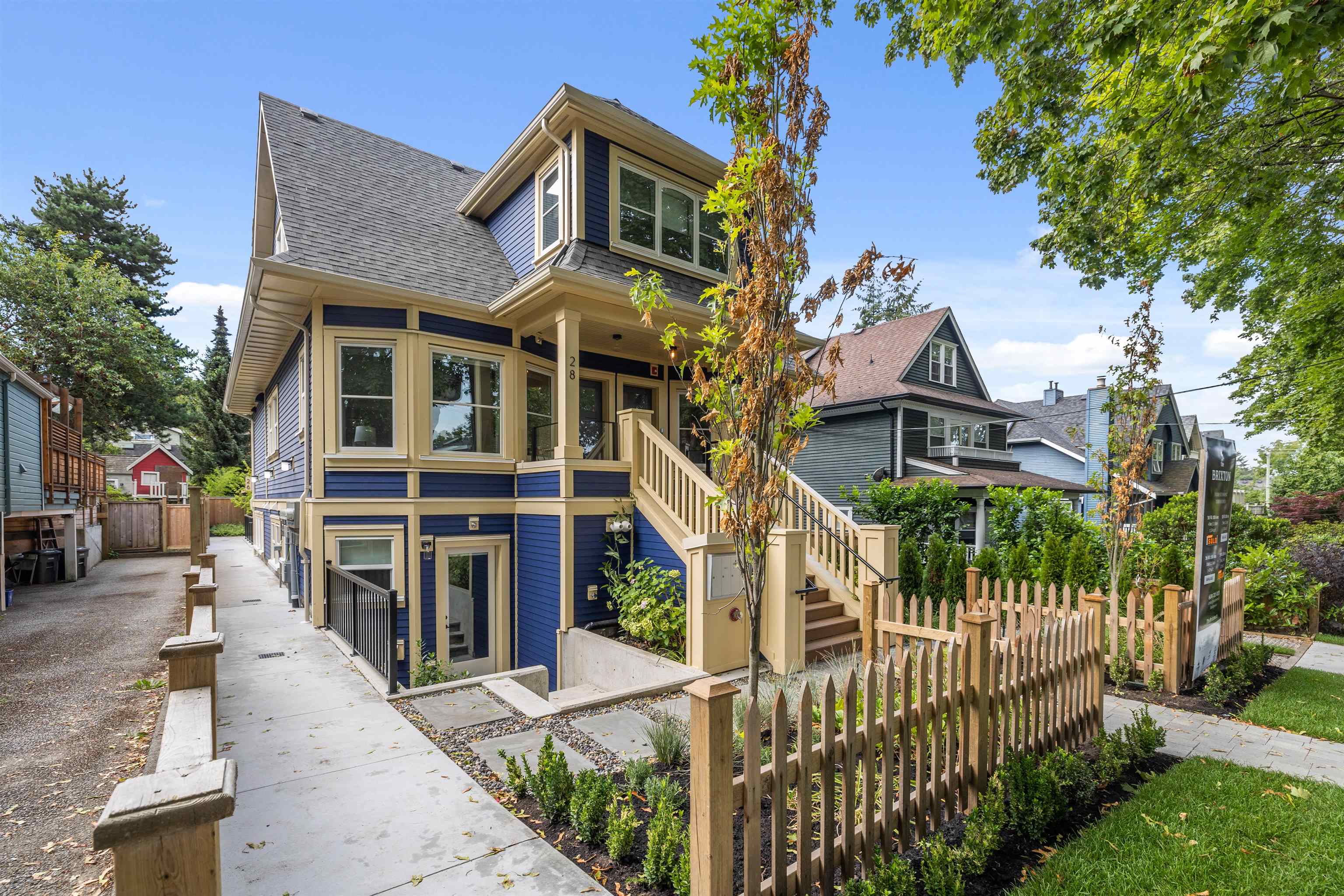 28 W 13th Avenue, Vancouver 26